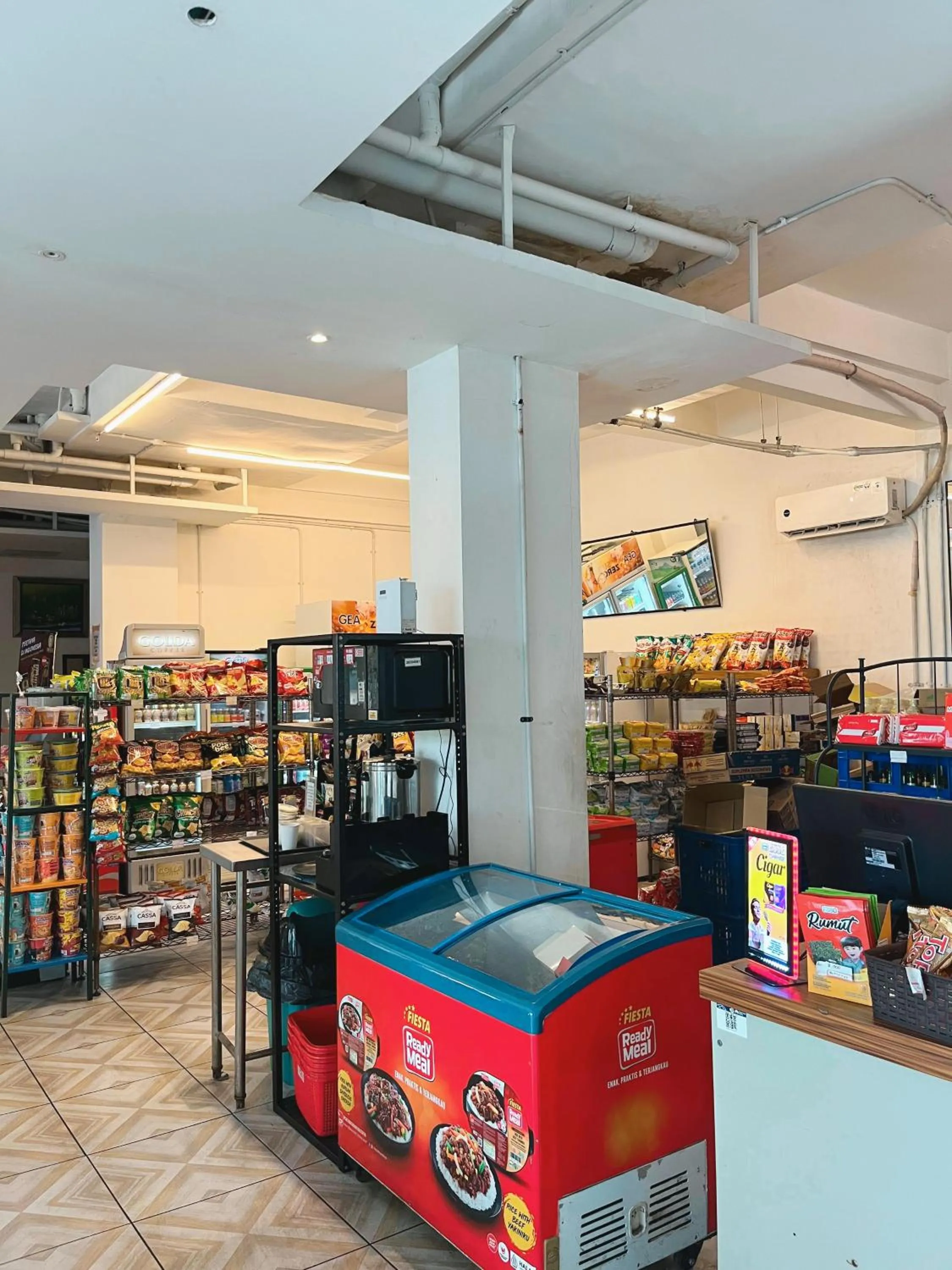 Restaurant/places to eat in Anders Arjuna Selatan