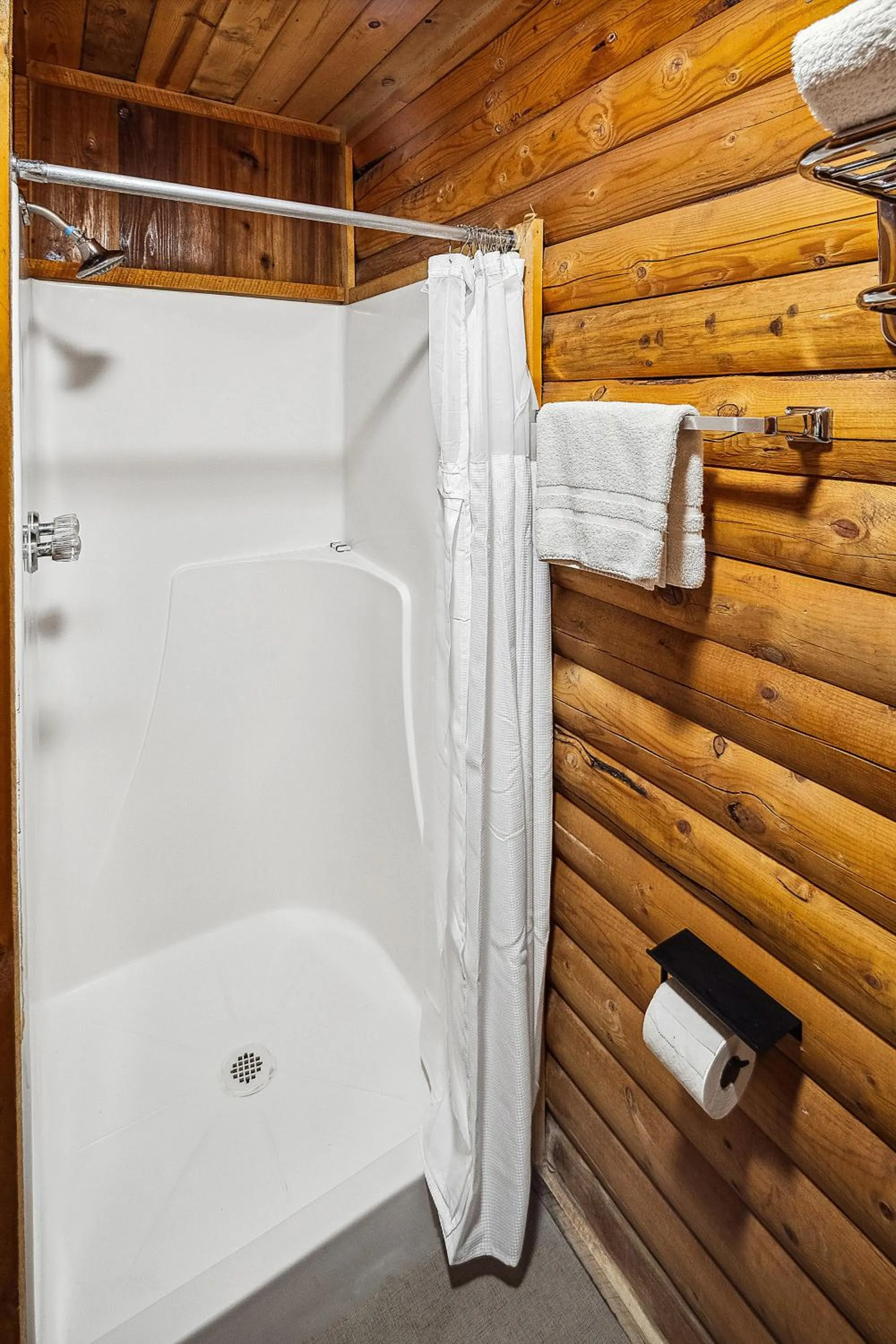 Shower in Denali Crow's Nest Cabins