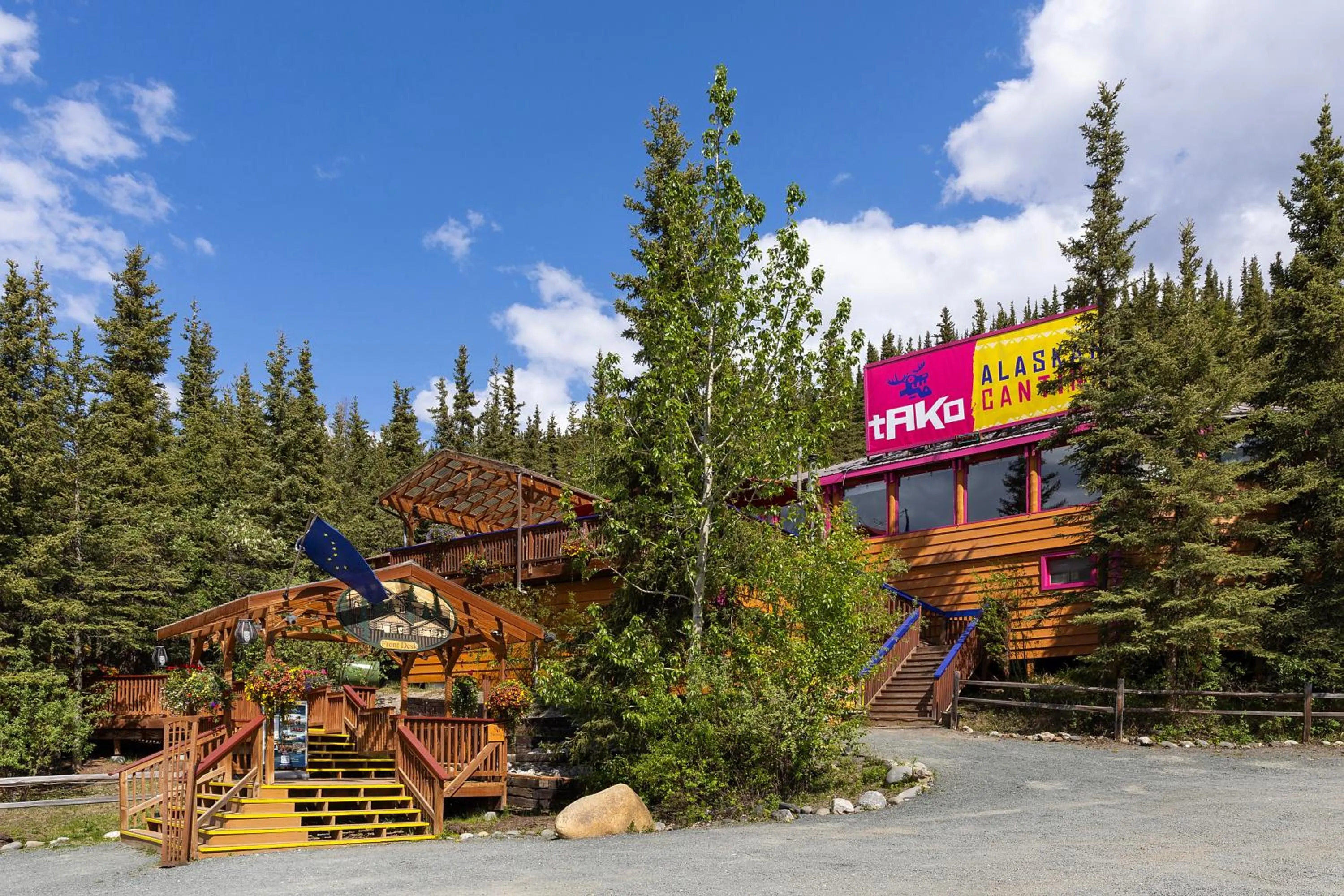 Property building in Denali Crow's Nest Cabins