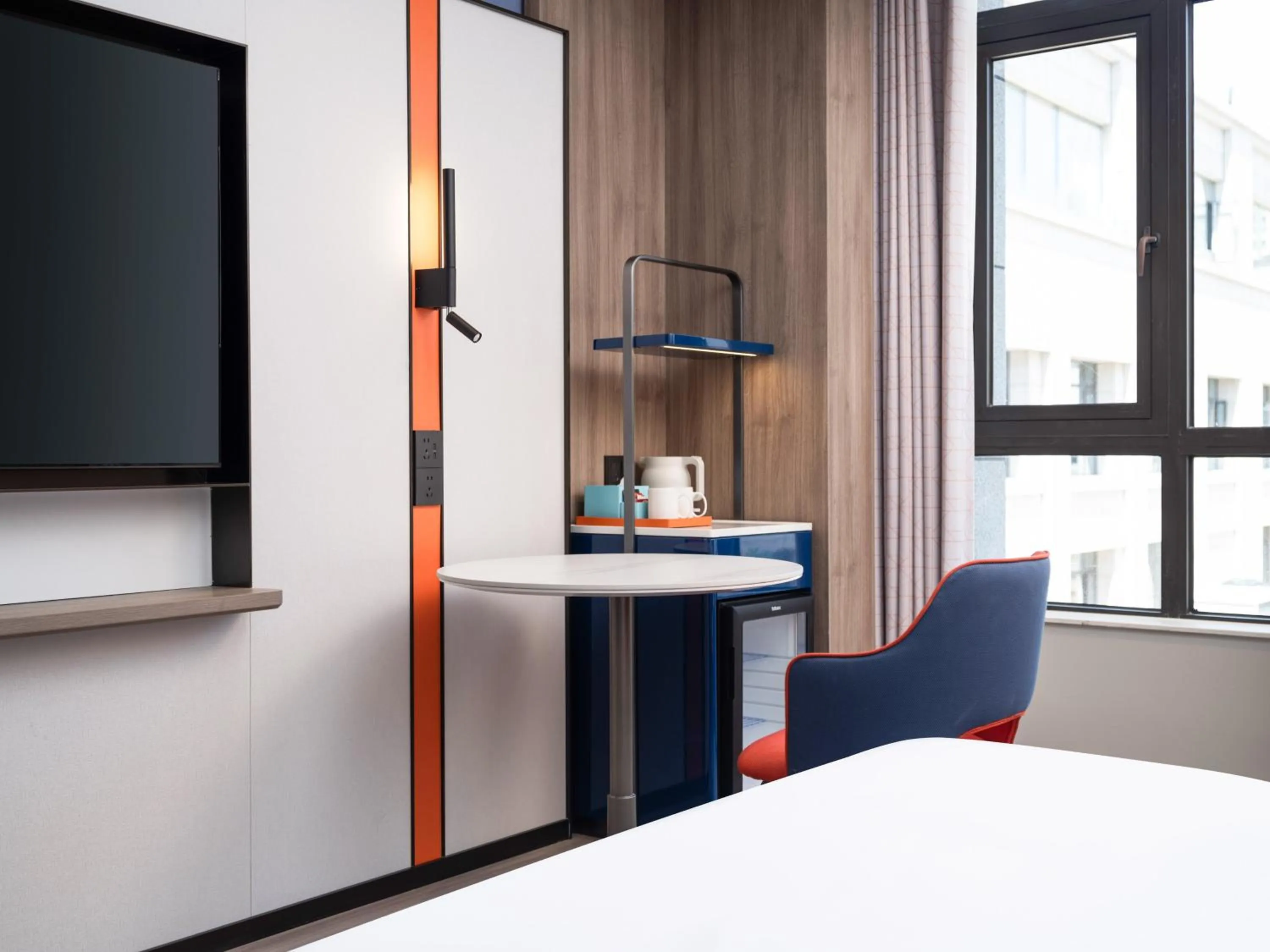 Photo of the whole room, Bed in Holiday Inn Express Chongqing Tongliang by IHG