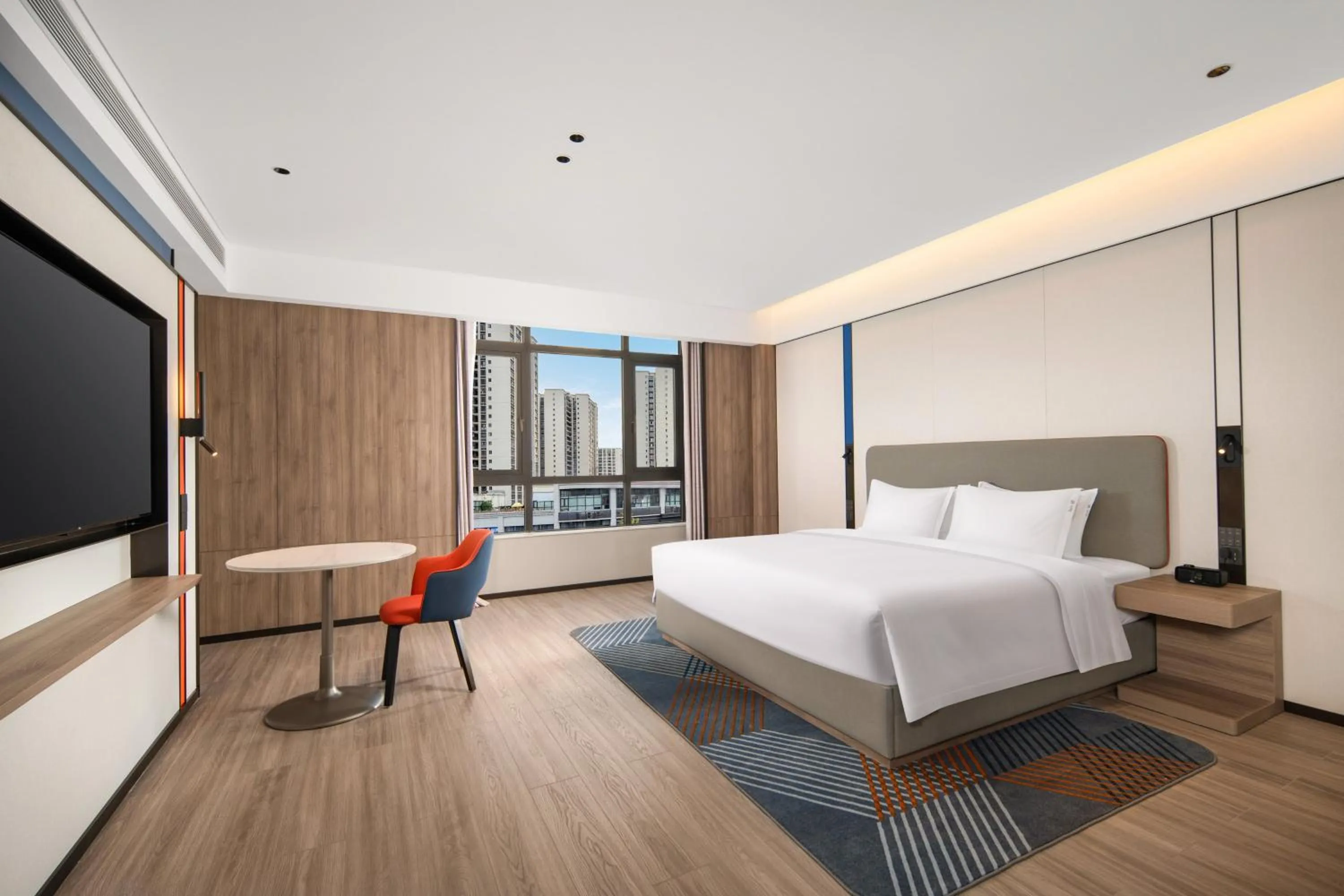 Photo of the whole room, Bed in Holiday Inn Express Chongqing Tongliang by IHG