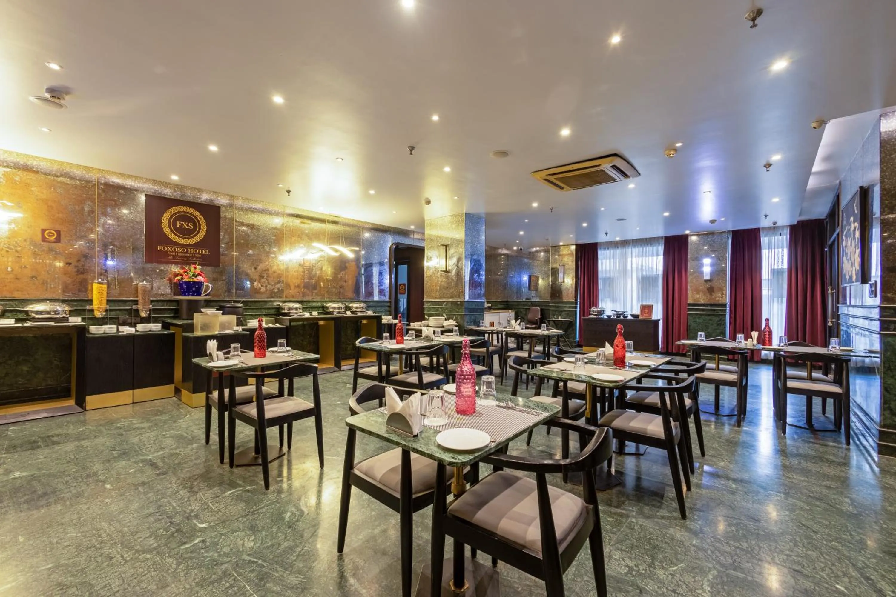 Restaurant/places to eat in Foxoso Hotel Delhi Airport