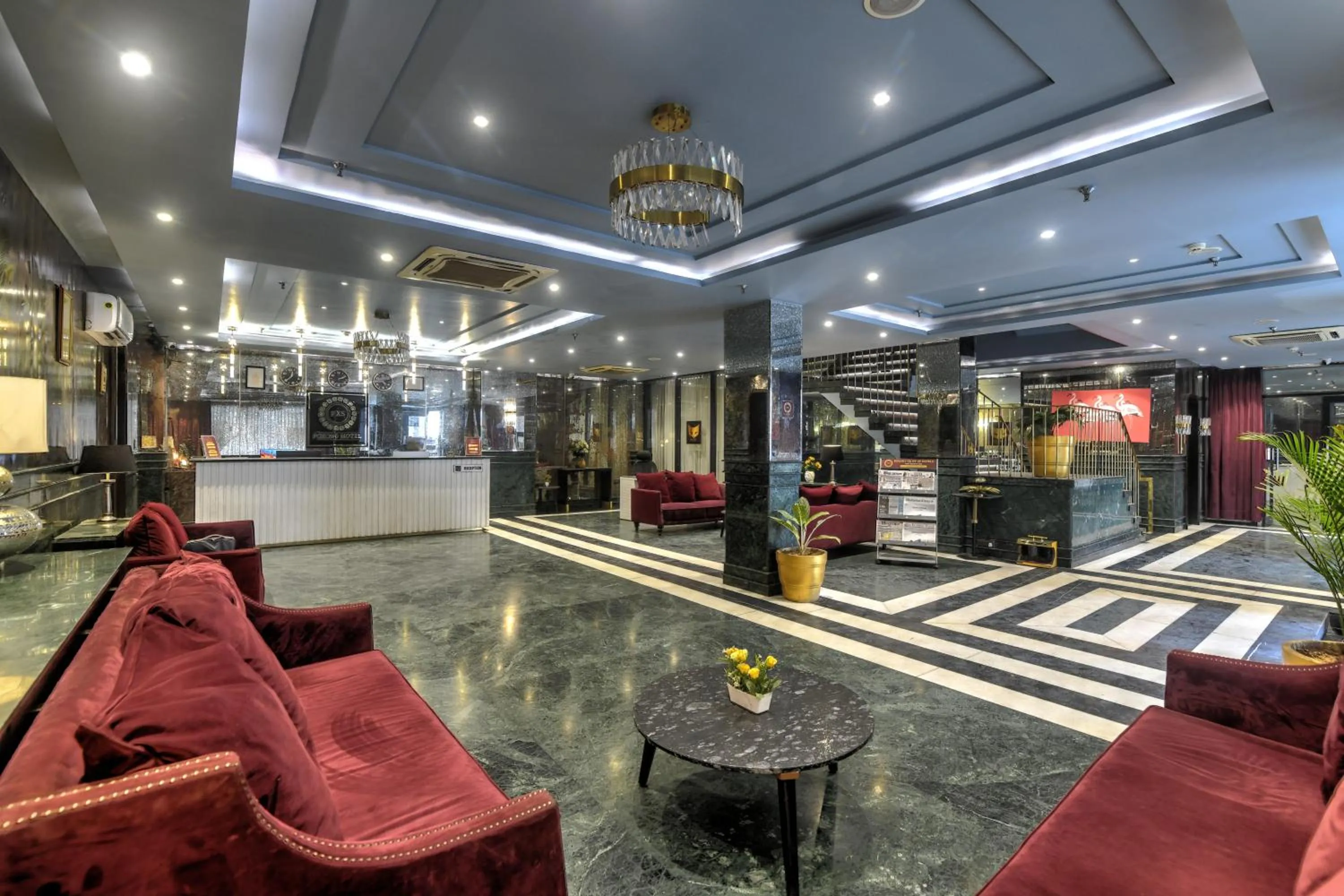 Lobby or reception in Foxoso Hotel Delhi Airport