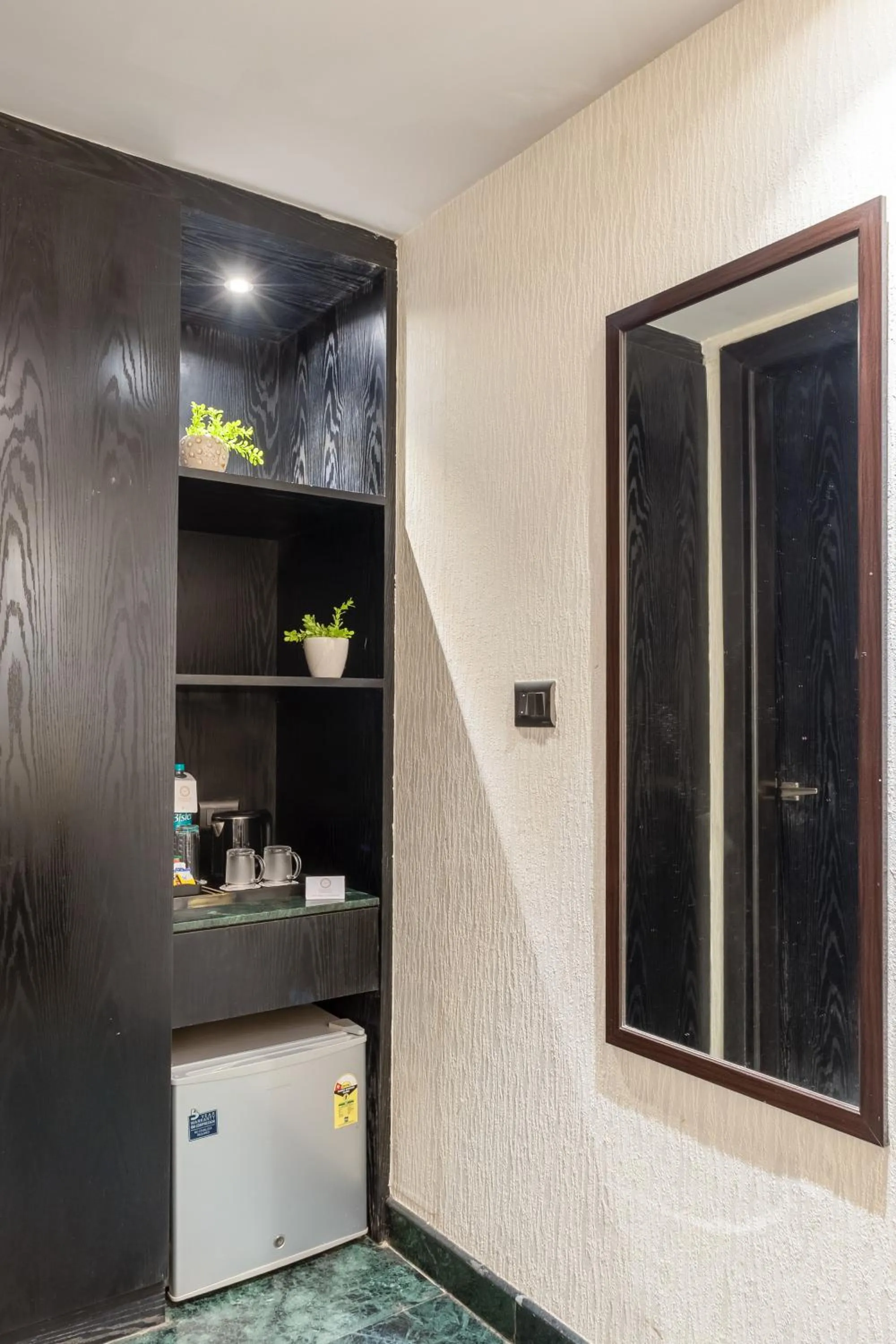 wardrobe in Foxoso Hotel Delhi Airport