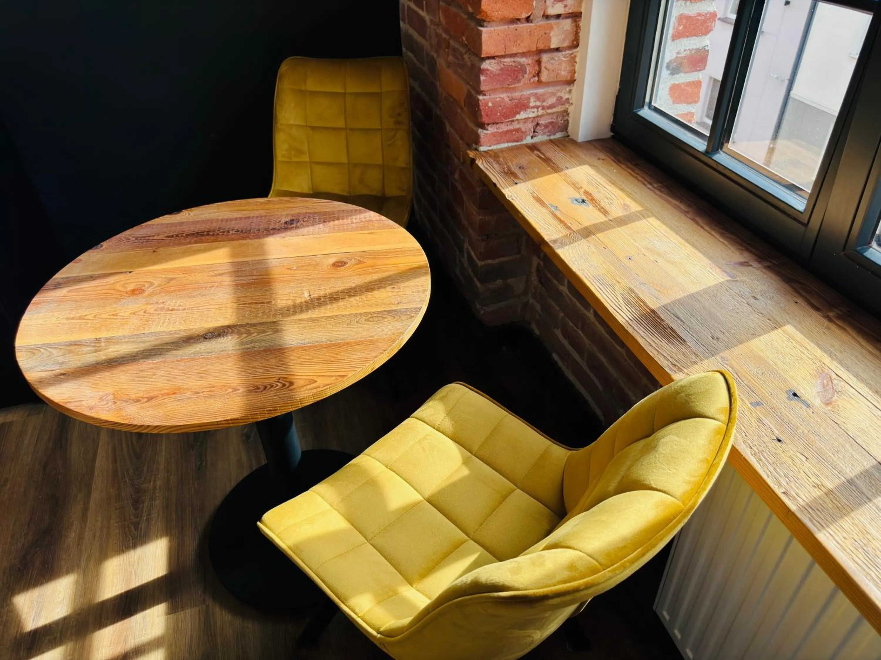 Seating area in Tkalnia Snu