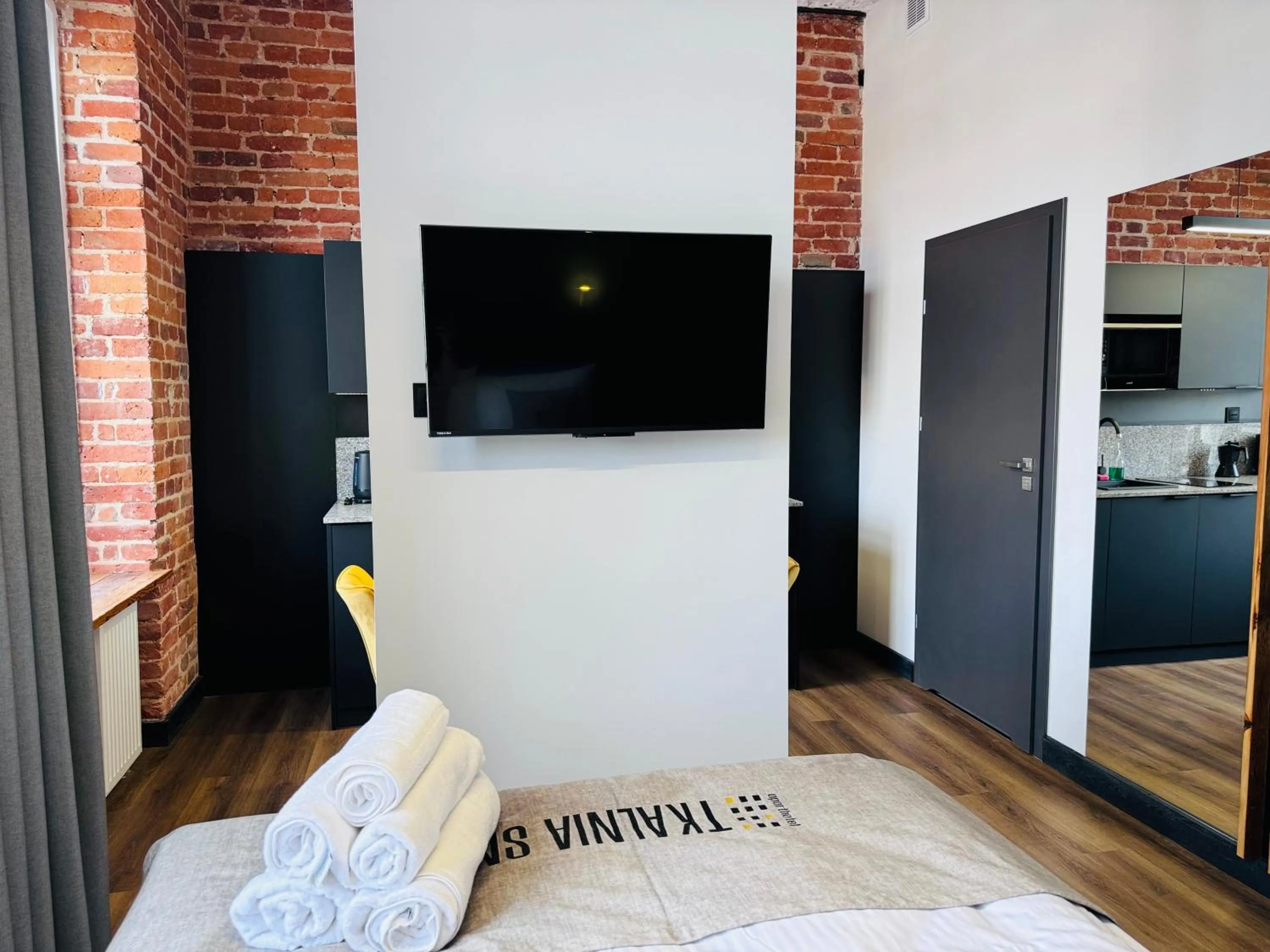 Photo of the whole room, Bed in Tkalnia Snu