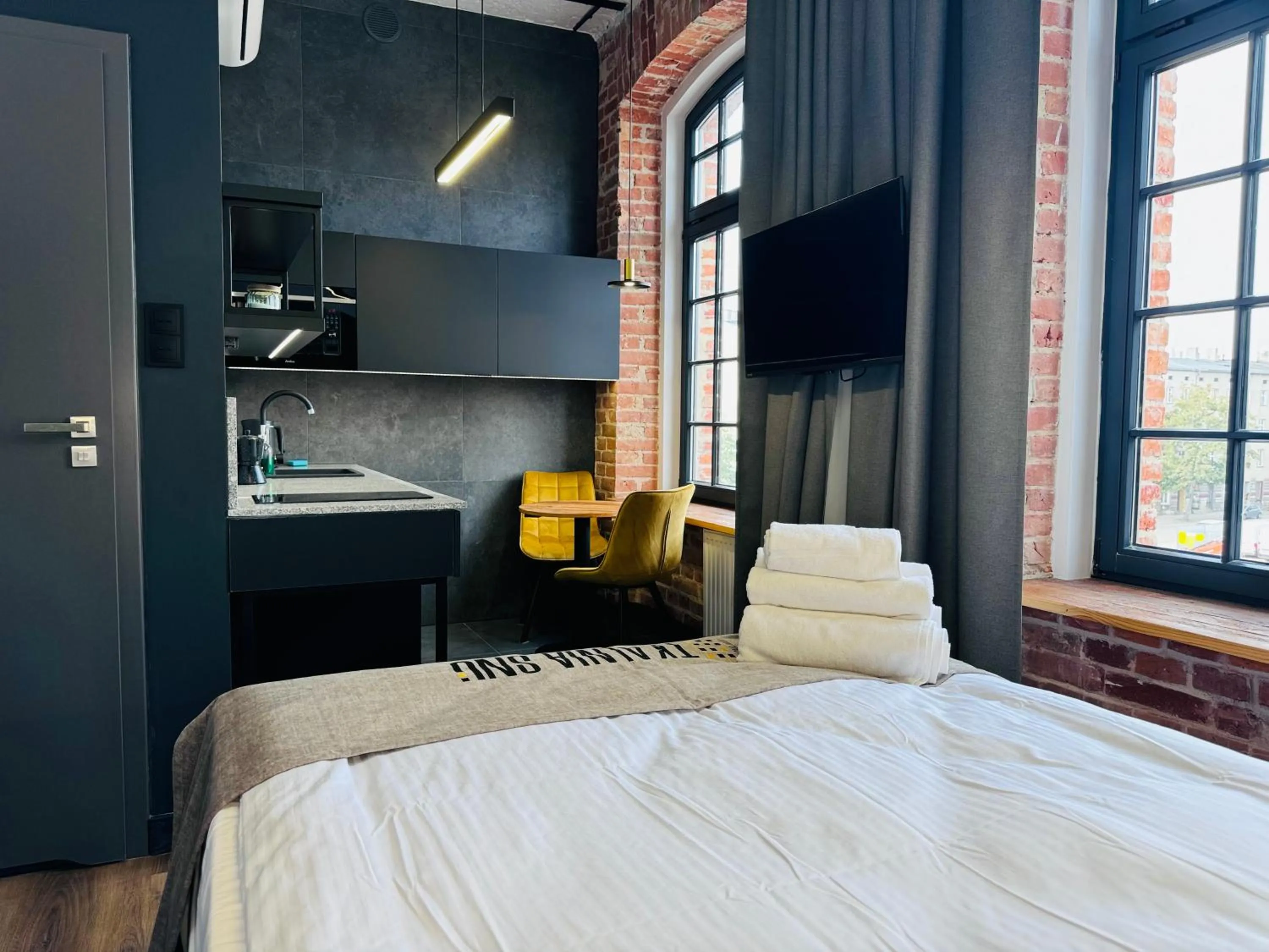 Photo of the whole room, Bed in Tkalnia Snu