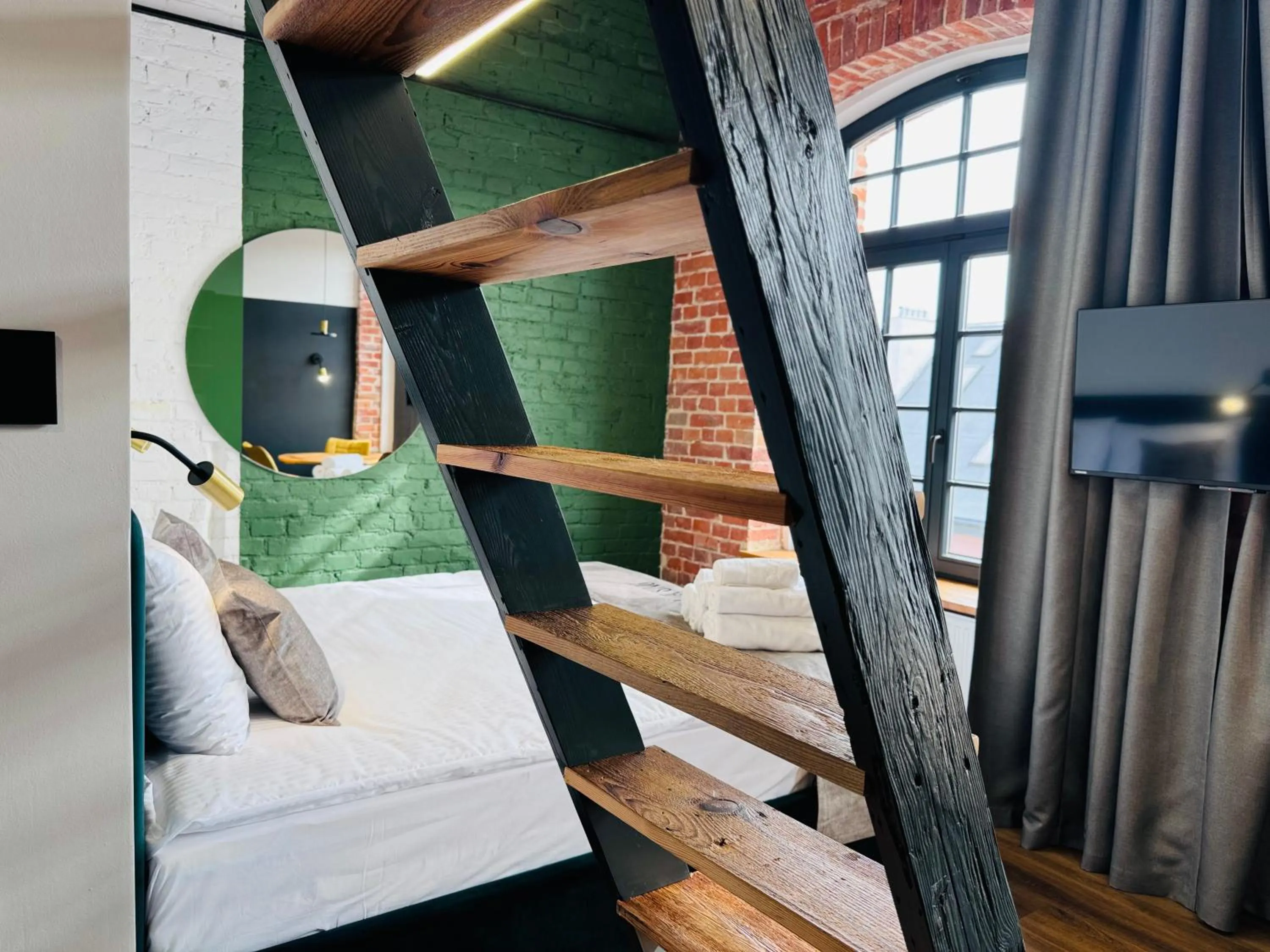 Photo of the whole room, Bed in Tkalnia Snu