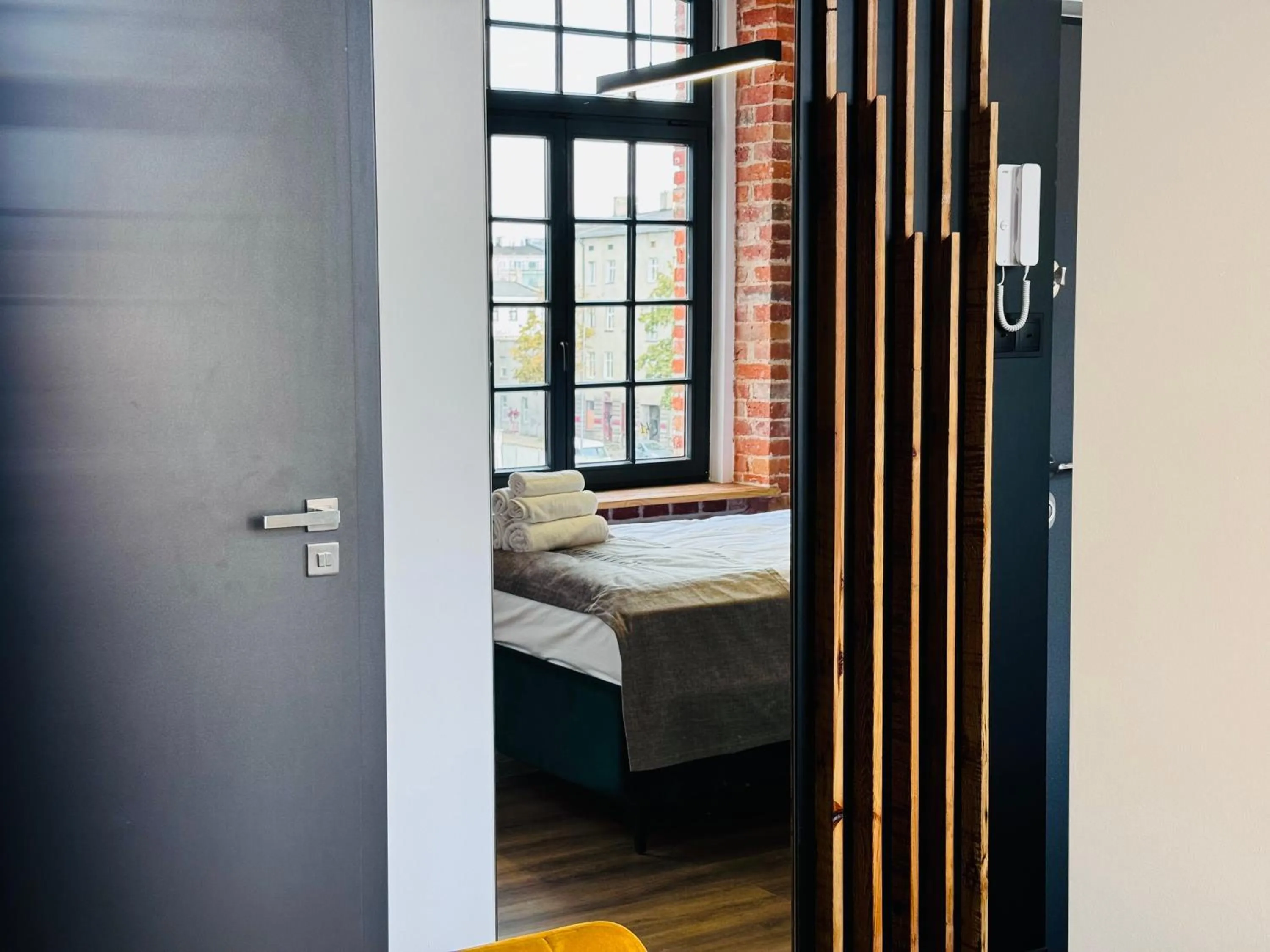 Photo of the whole room, Bed in Tkalnia Snu