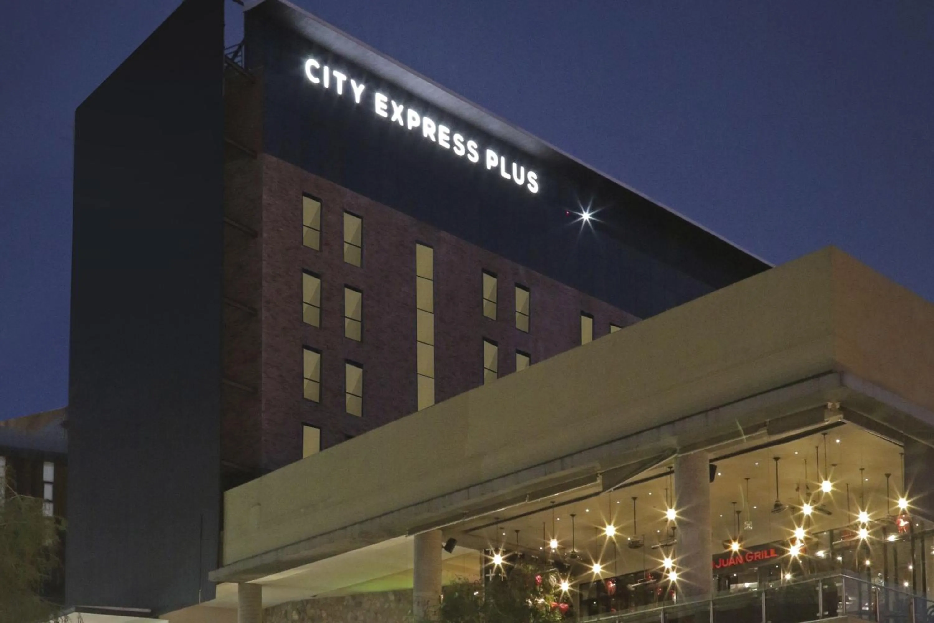 Property building in City Express Plus by Marriott Monterrey Nuevo Sur