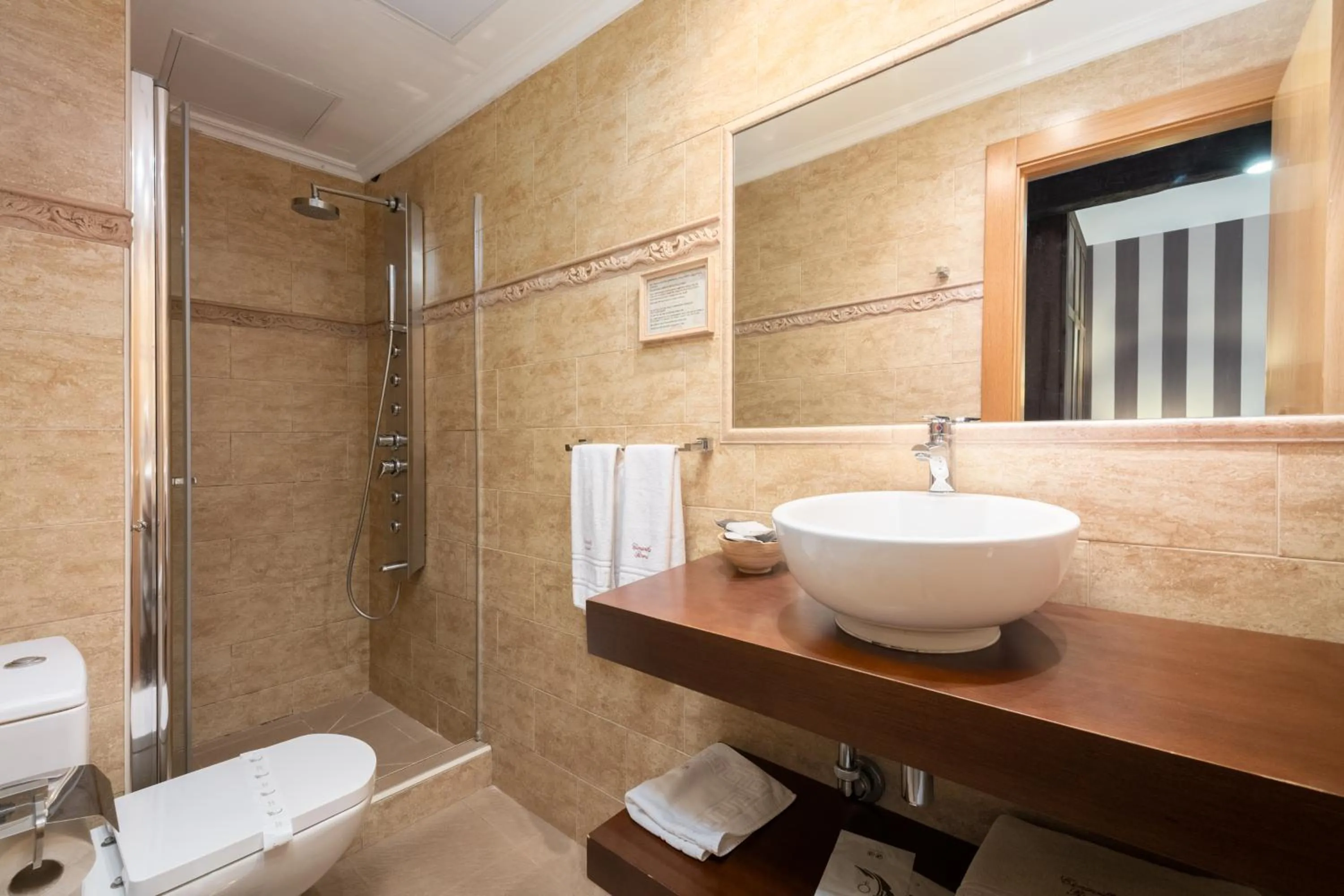 Bathroom in CimaVilla Rooms