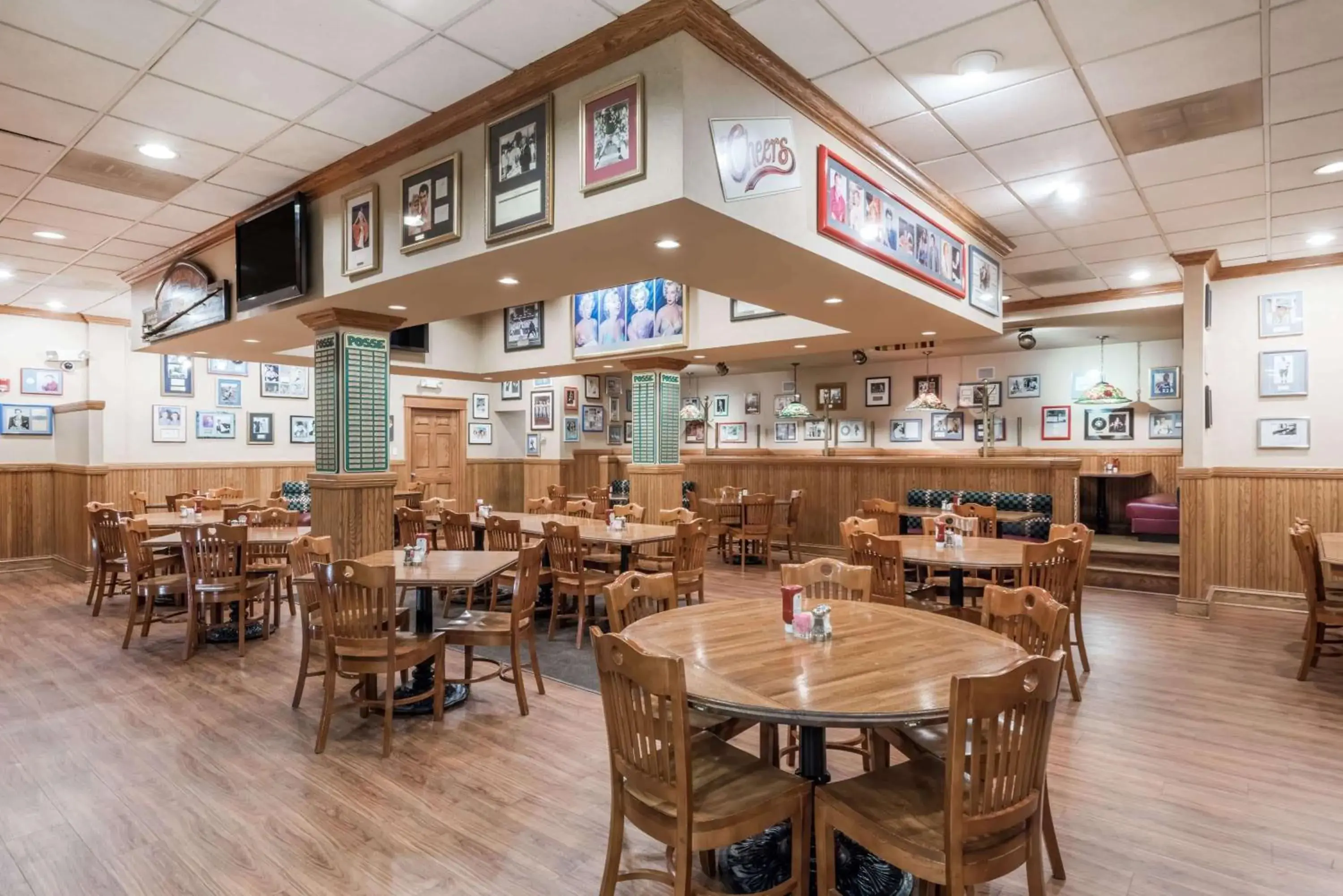 Restaurant/places to eat in Ramada by Wyndham State College Hotel & Conference Center Restaurant/places to eat in Ramada by Wyndham State College Hotel & Conference Center