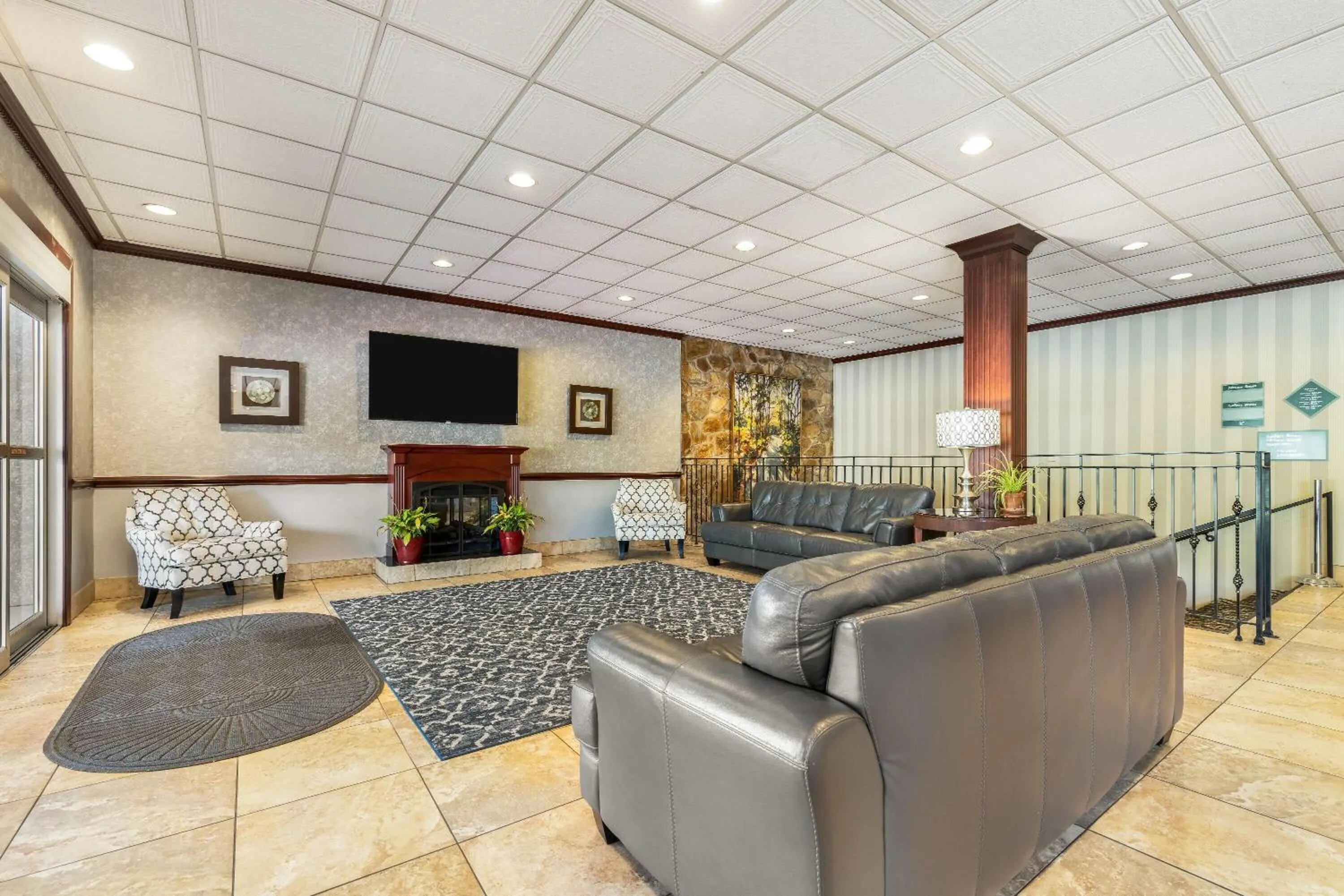 Lobby or reception in Ramada by Wyndham State College Hotel & Conference Center