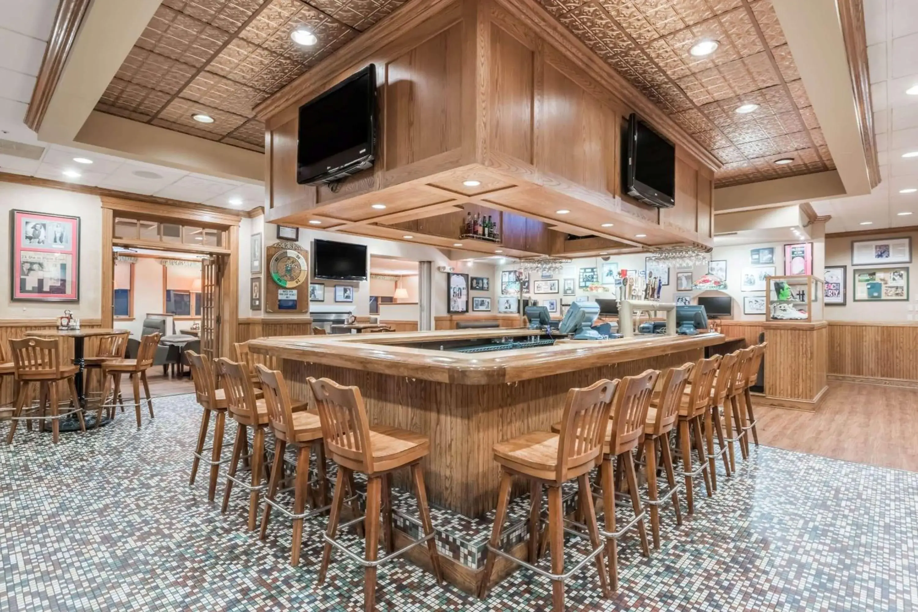 Lounge or bar in Ramada by Wyndham State College Hotel & Conference Center Lounge or bar in Ramada by Wyndham State College Hotel & Conference Center