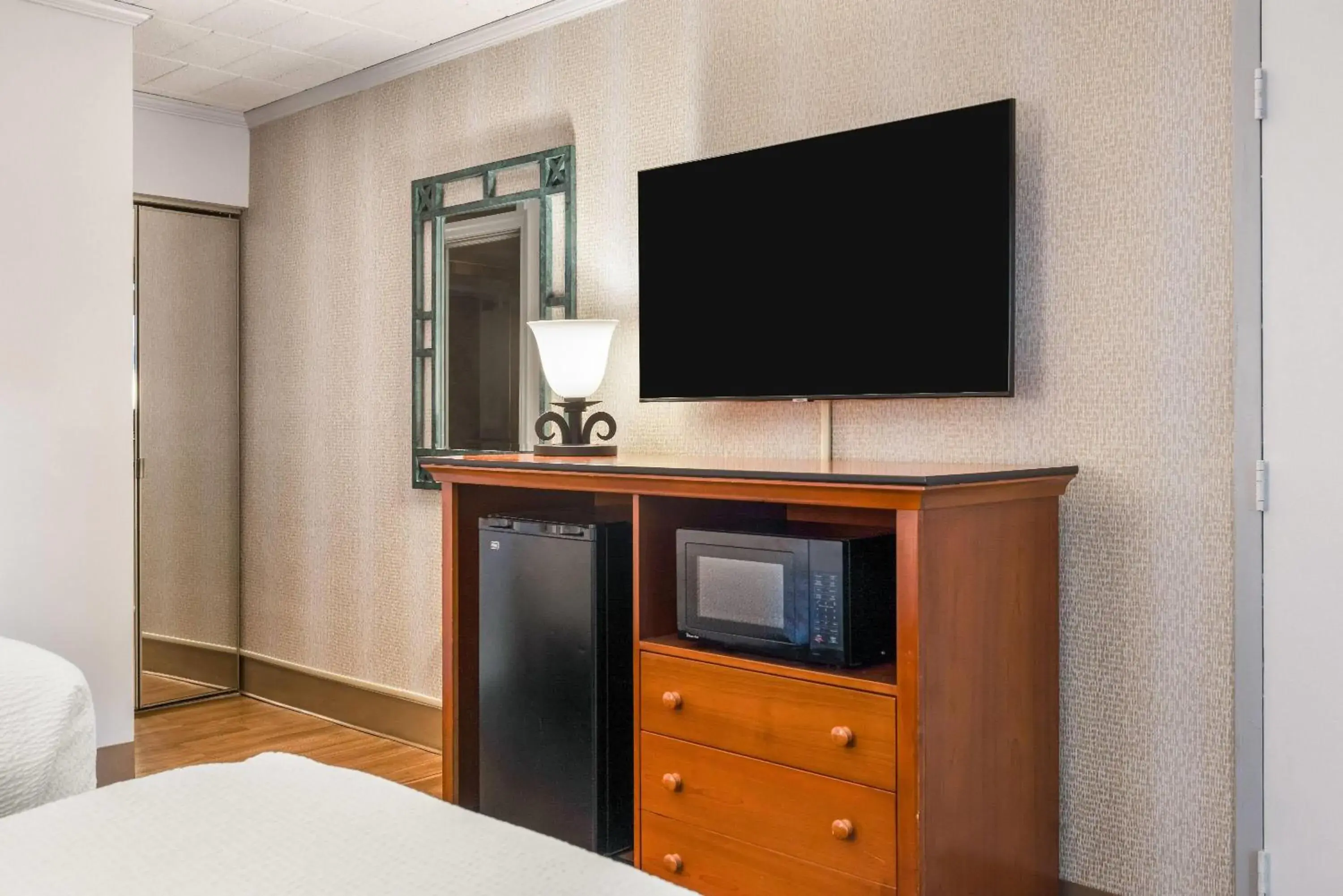 Bed in Ramada by Wyndham State College Hotel & Conference Center Bed in Ramada by Wyndham State College Hotel & Conference Center