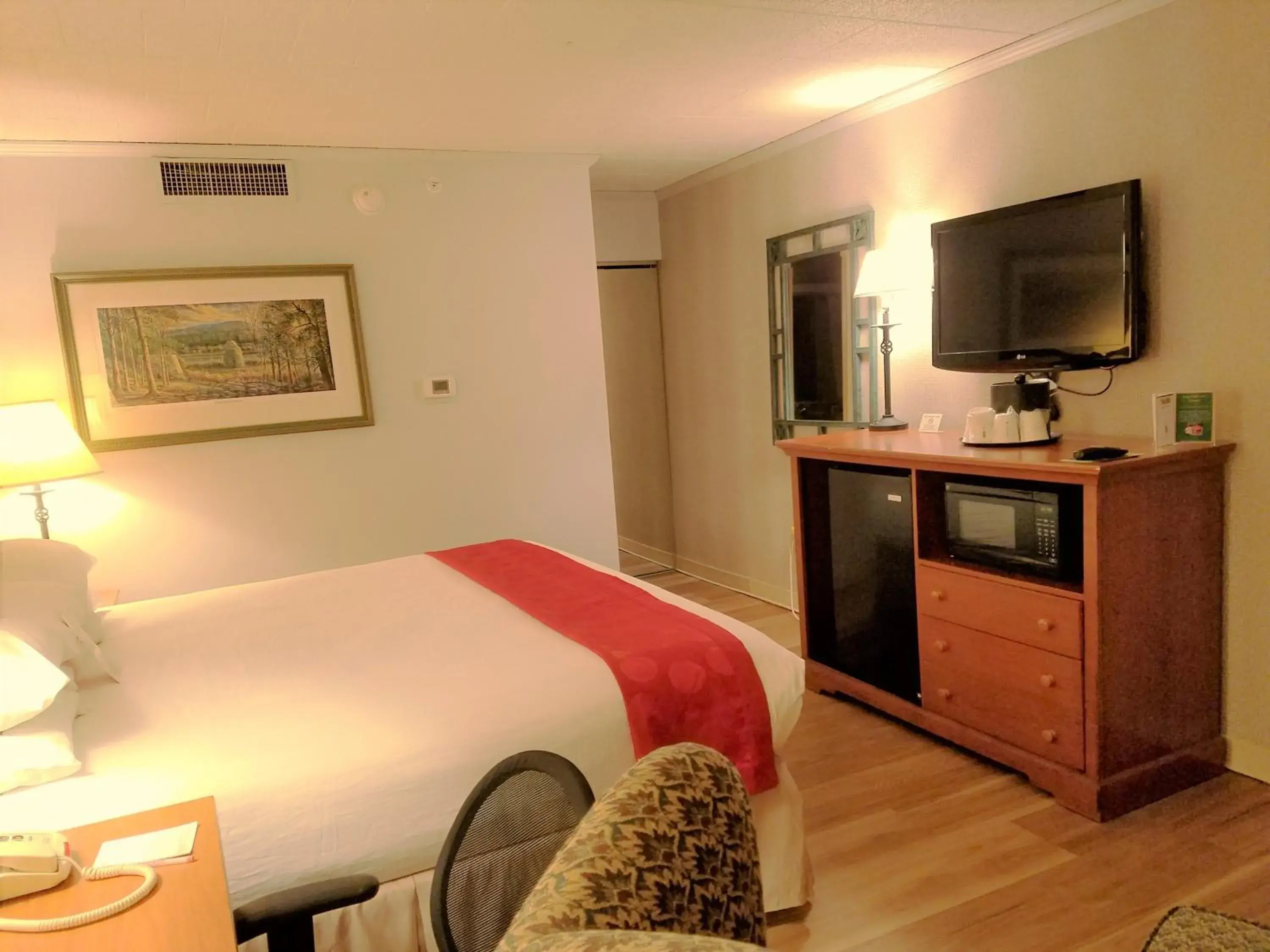 Bed in Ramada by Wyndham State College Hotel & Conference Center Bed in Ramada by Wyndham State College Hotel & Conference Center