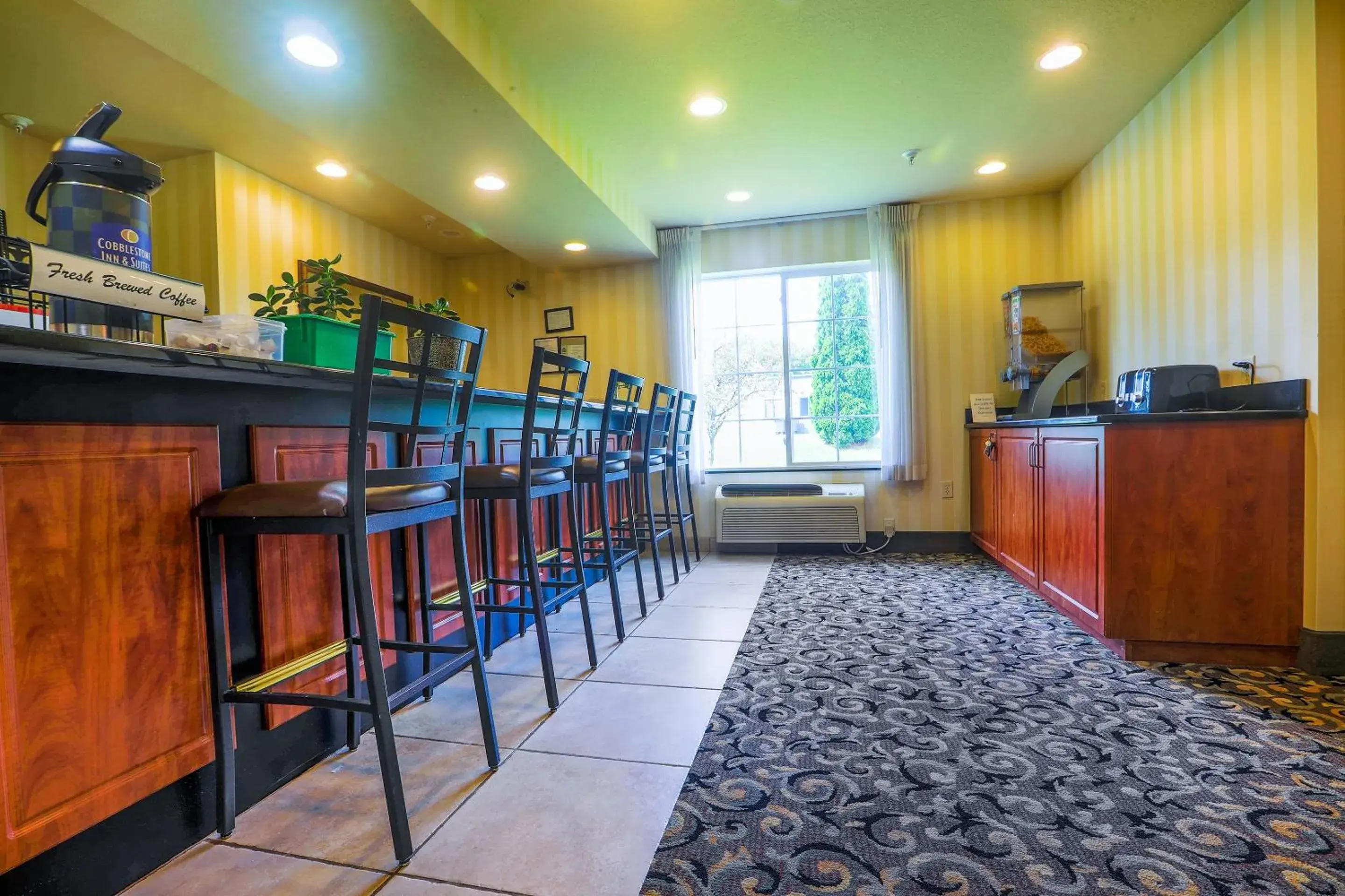 Restaurant/places to eat in Evansville Inn & Suites by OYO Restaurant/places to eat in Evansville Inn & Suites by OYO