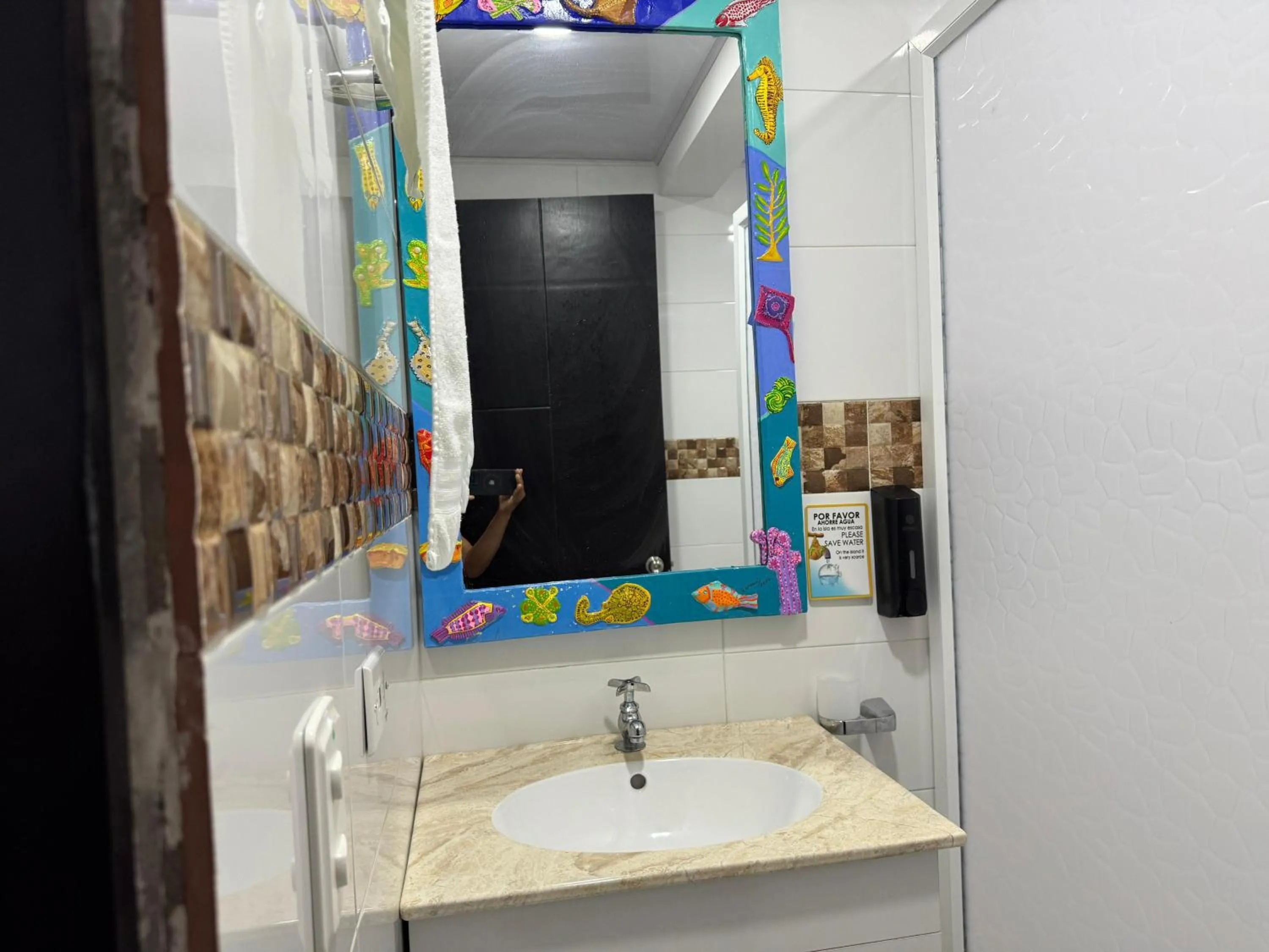 Bathroom in Shell Sea B & B