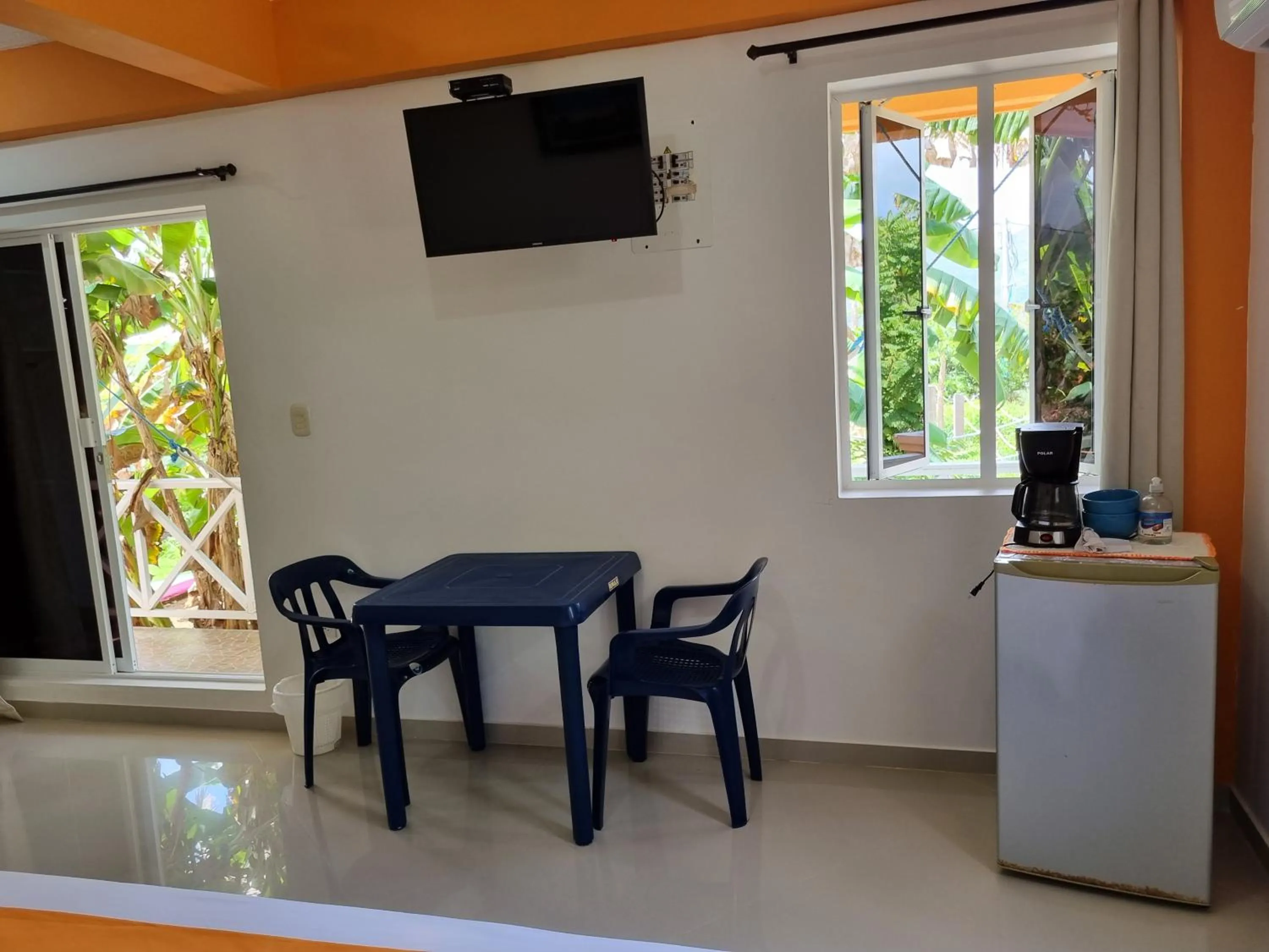 Kitchen or kitchenette in Shell Sea B & B