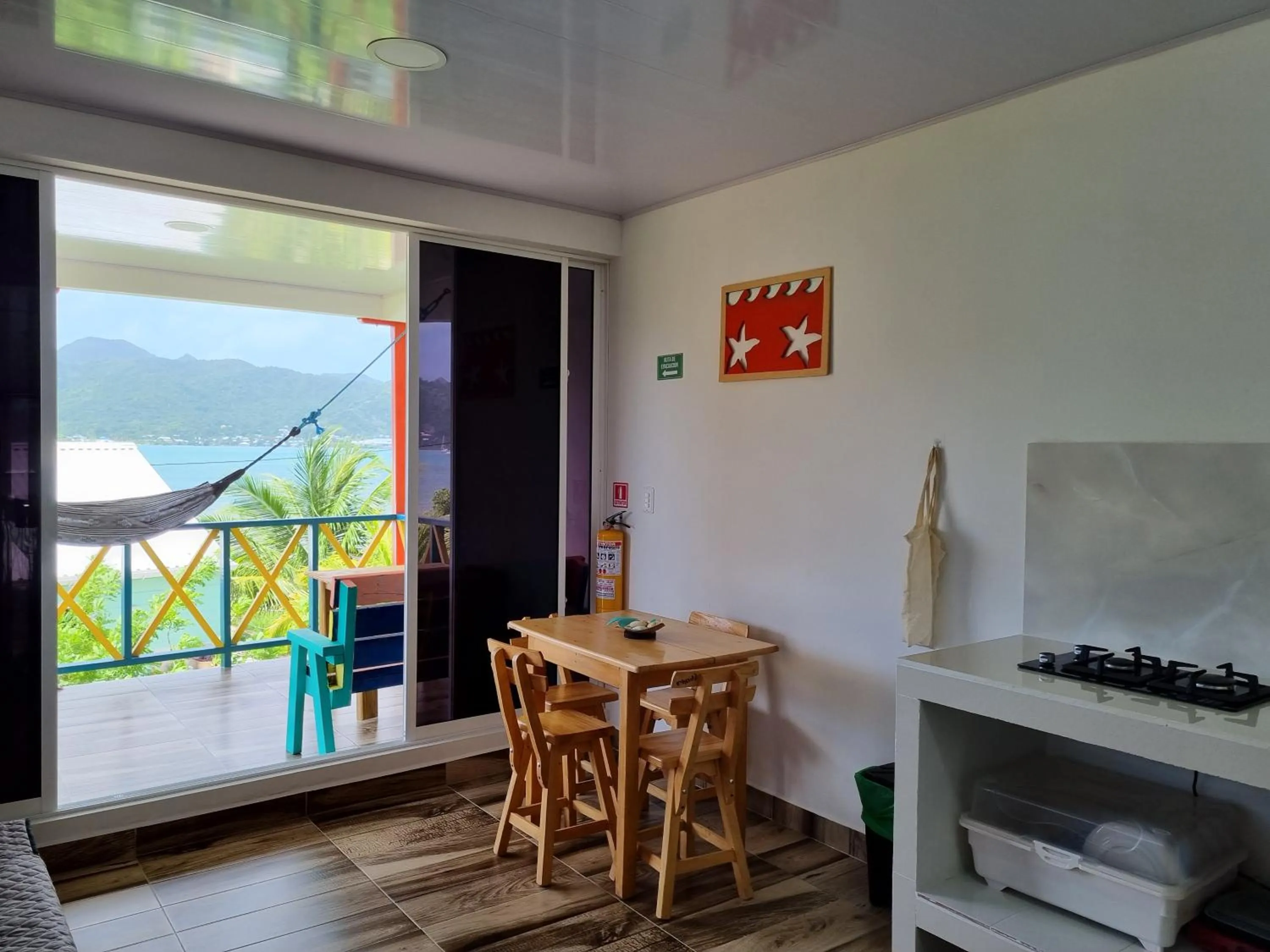 Kitchen or kitchenette in Shell Sea B & B