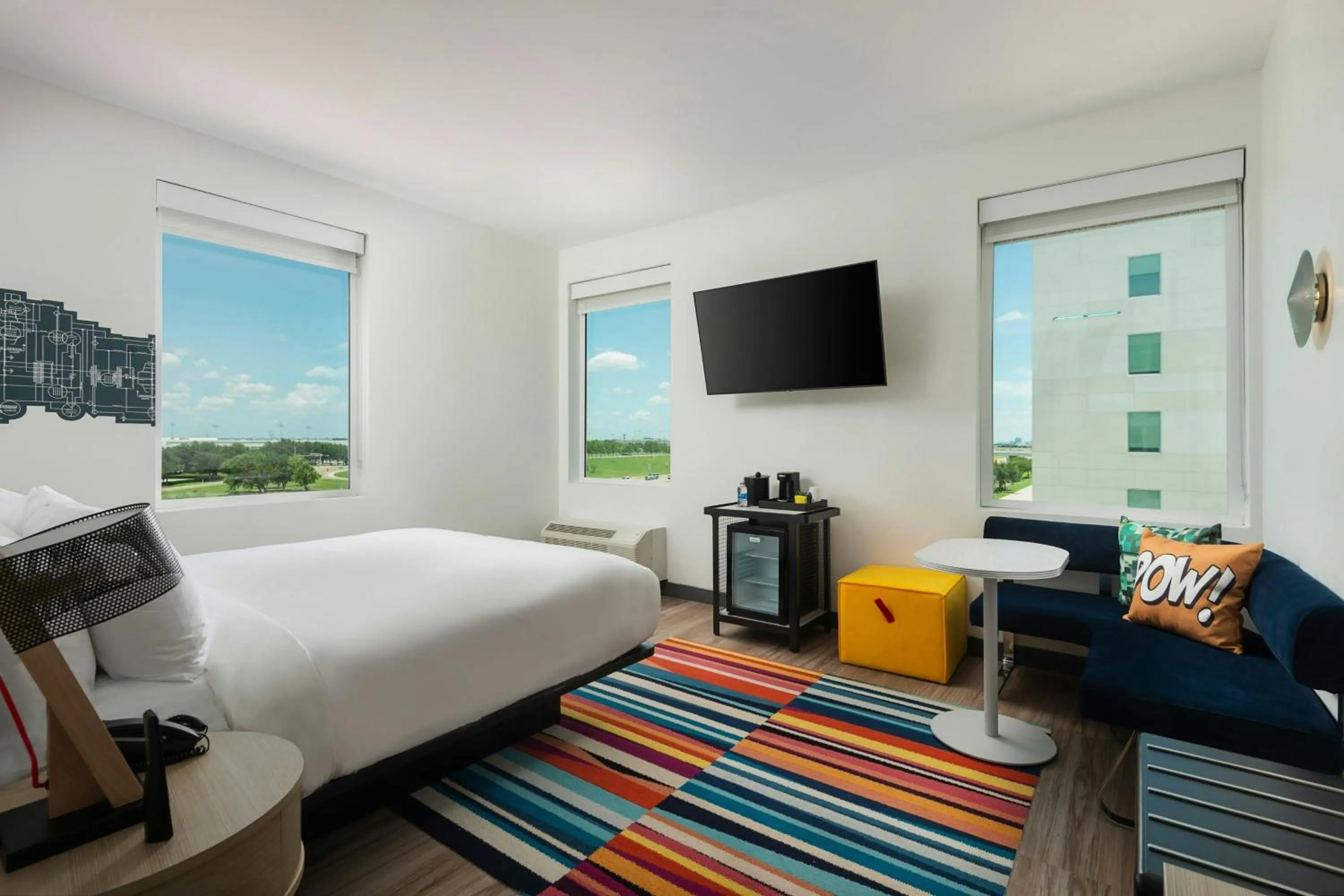 Bedroom, Bed in Aloft DFW Airport North