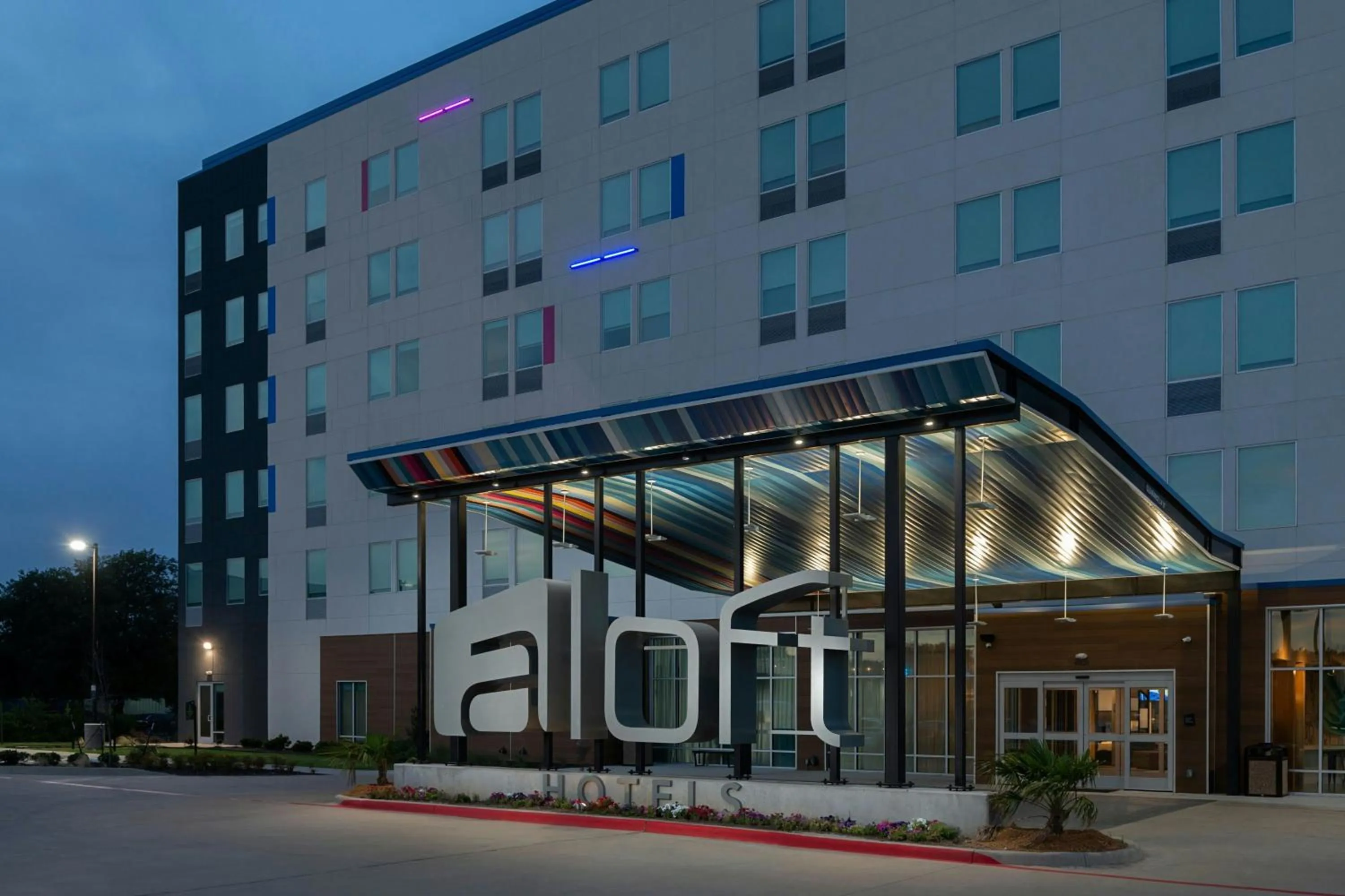 Property building in Aloft DFW Airport North