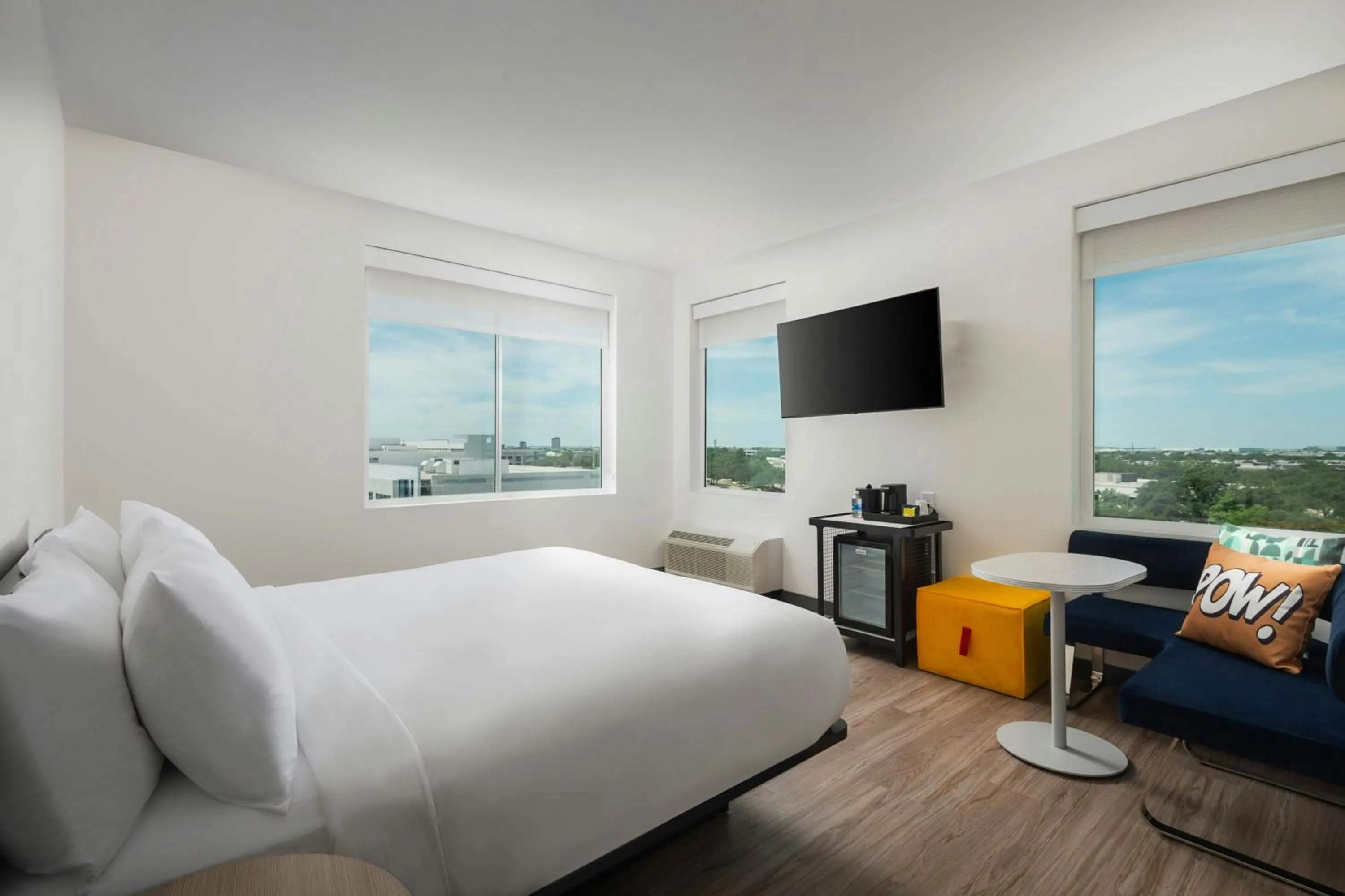 Bedroom, Bed in Aloft DFW Airport North