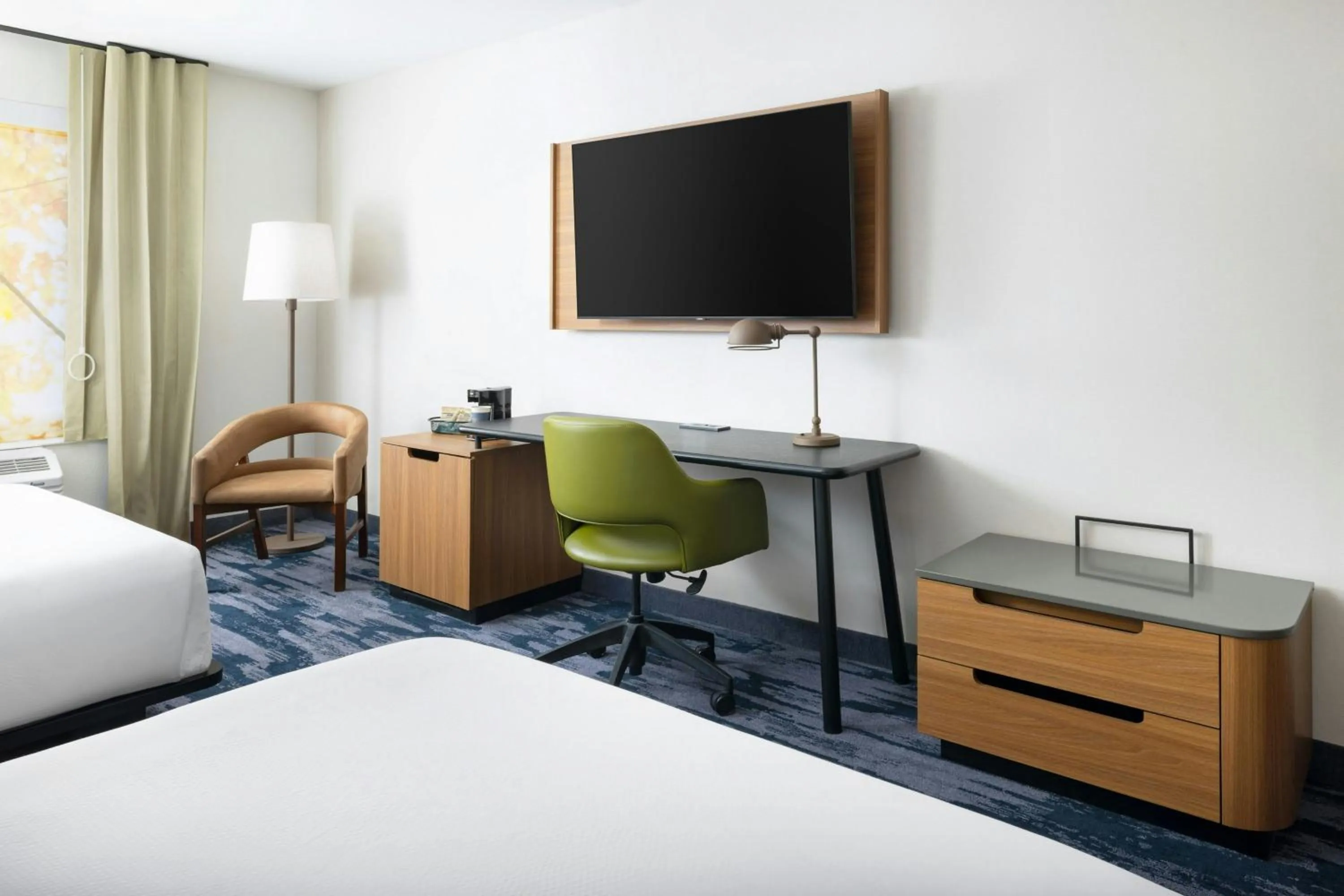 Photo of the whole room, Bed in Fairfield by Marriott Inn & Suites Union
