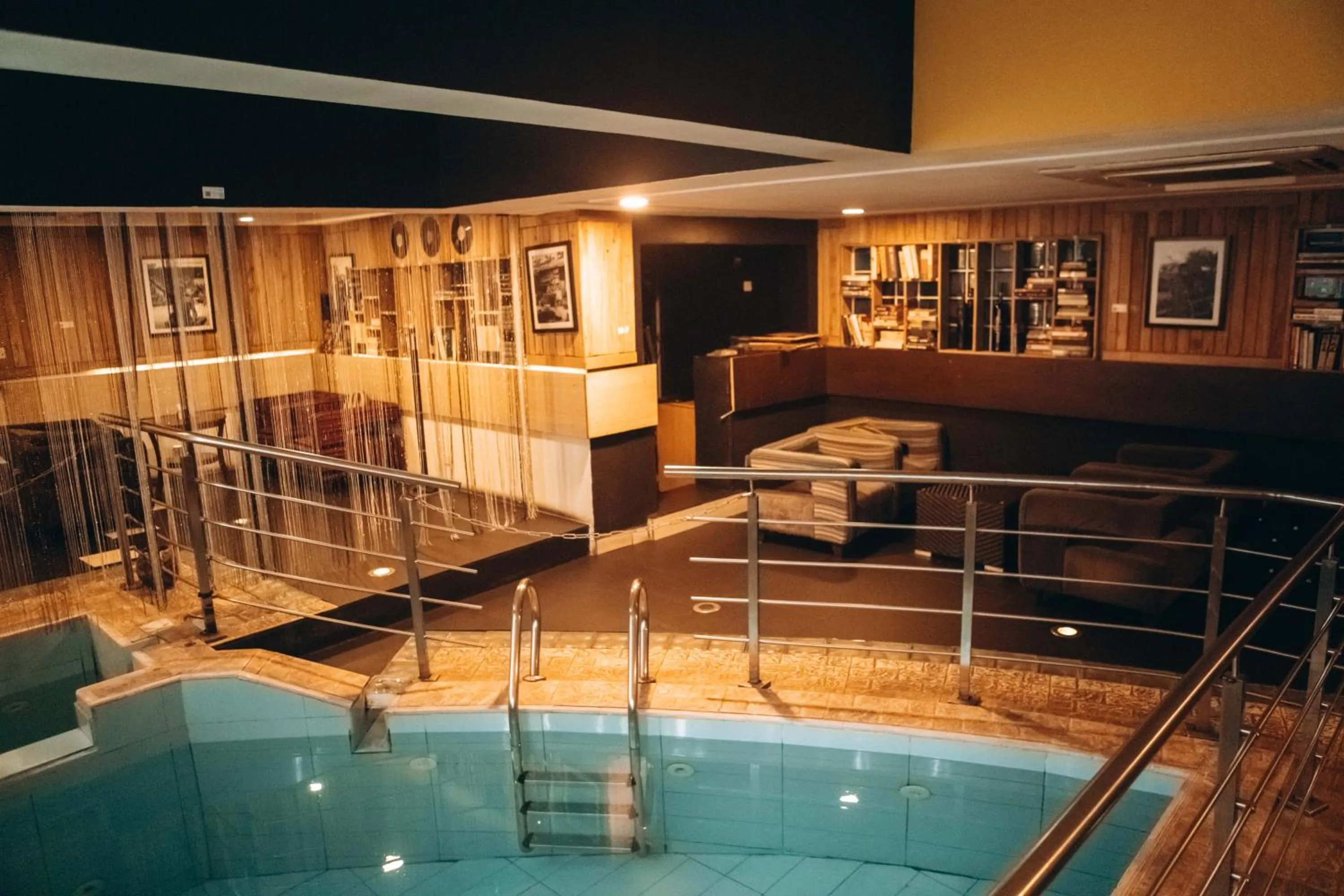 Restaurant/places to eat in The Crib Hotels