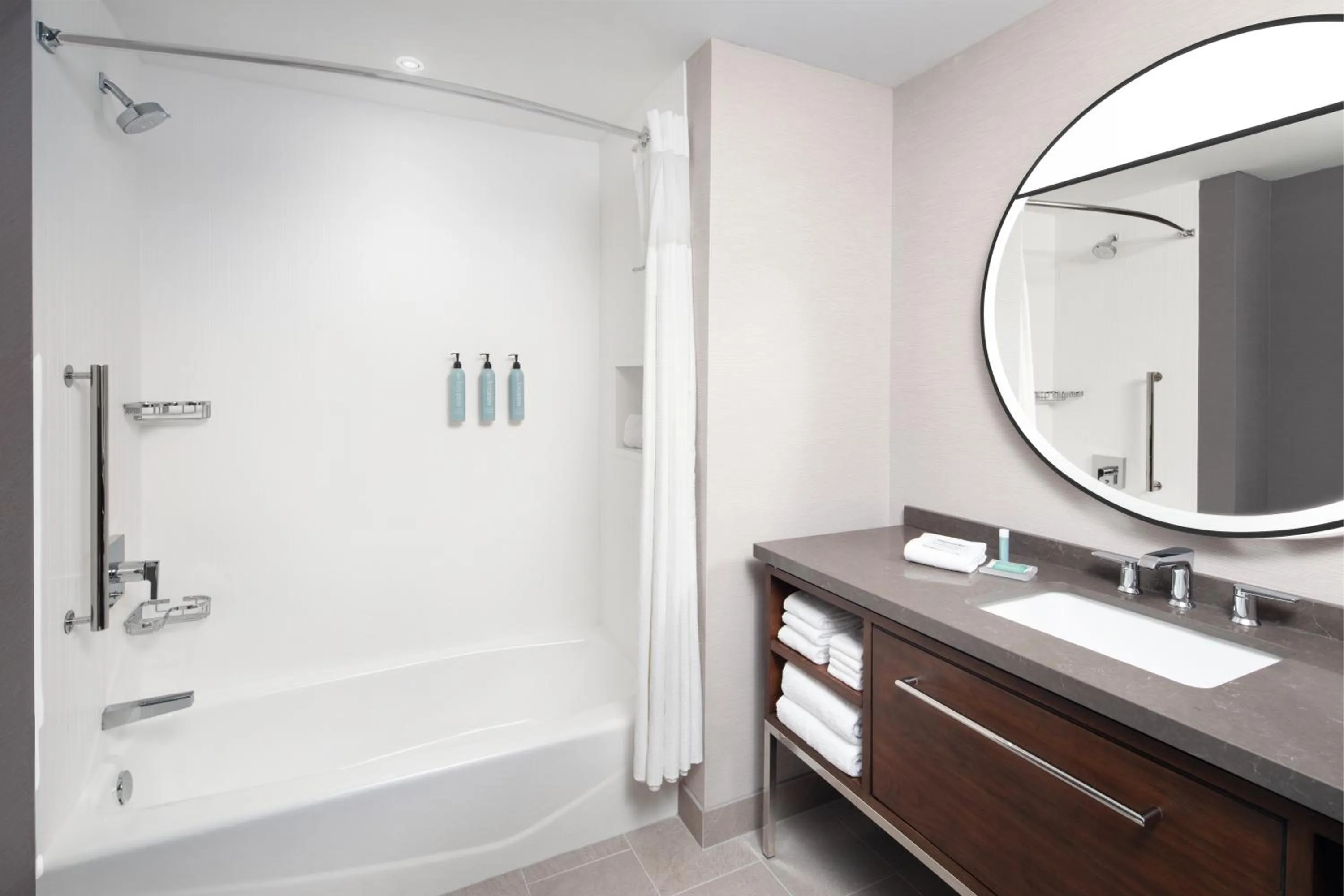 Bathroom in Courtyard by Marriott Kodak Sevierville