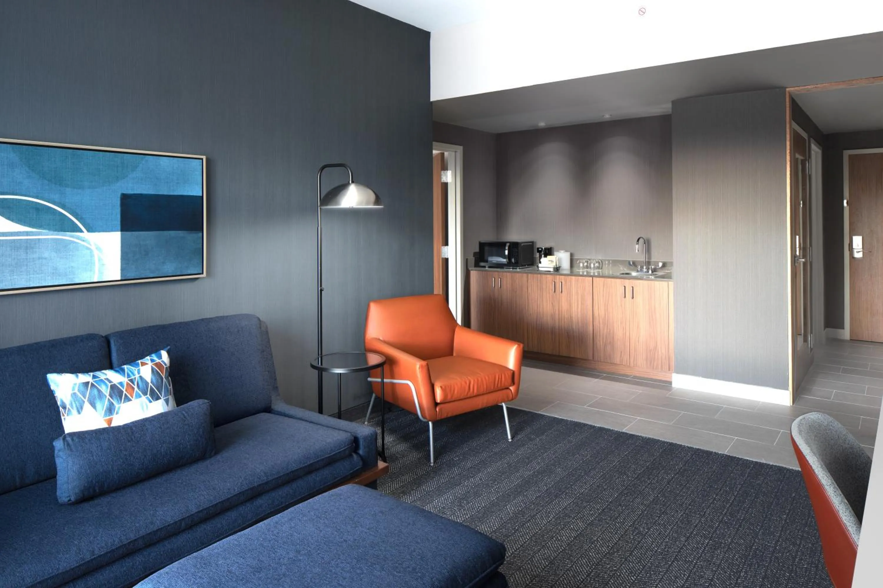 Seating area in Courtyard by Marriott Kodak Sevierville