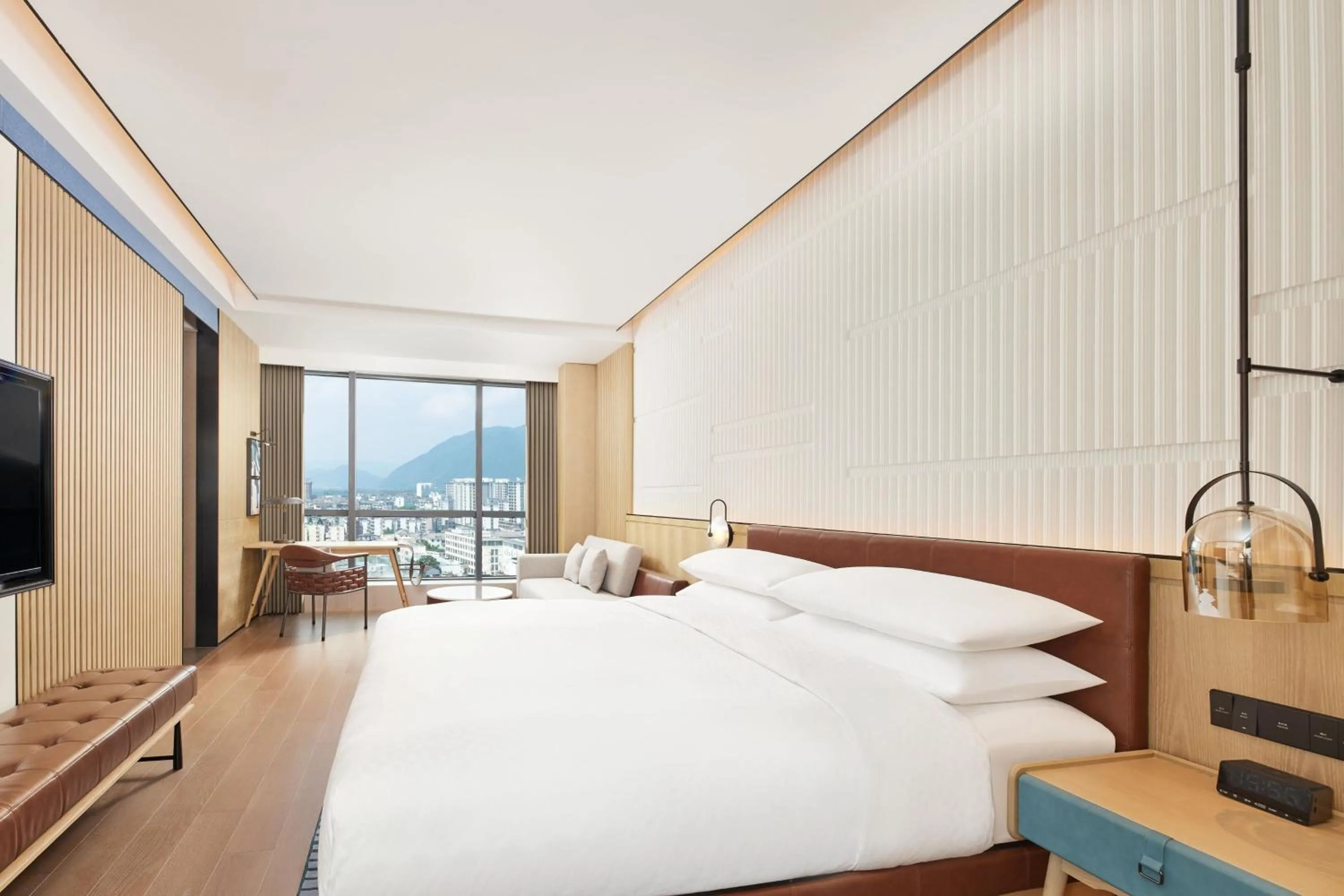 Photo of the whole room, Bed in Four Points by Sheraton Xuancheng, Jingxian