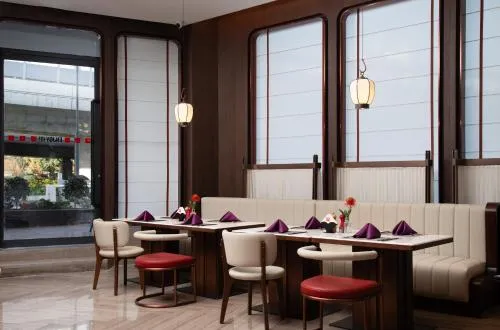 Radisson Red Yangzhou Slender West Lake