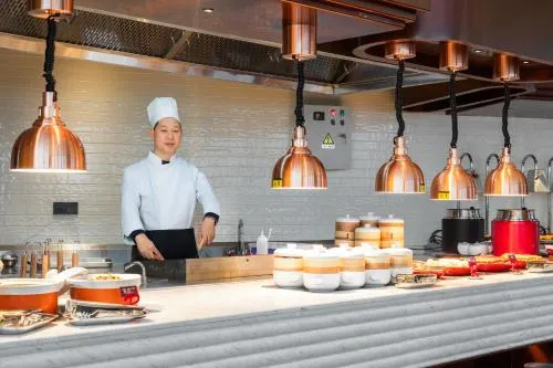 Radisson Red Yangzhou Slender West Lake