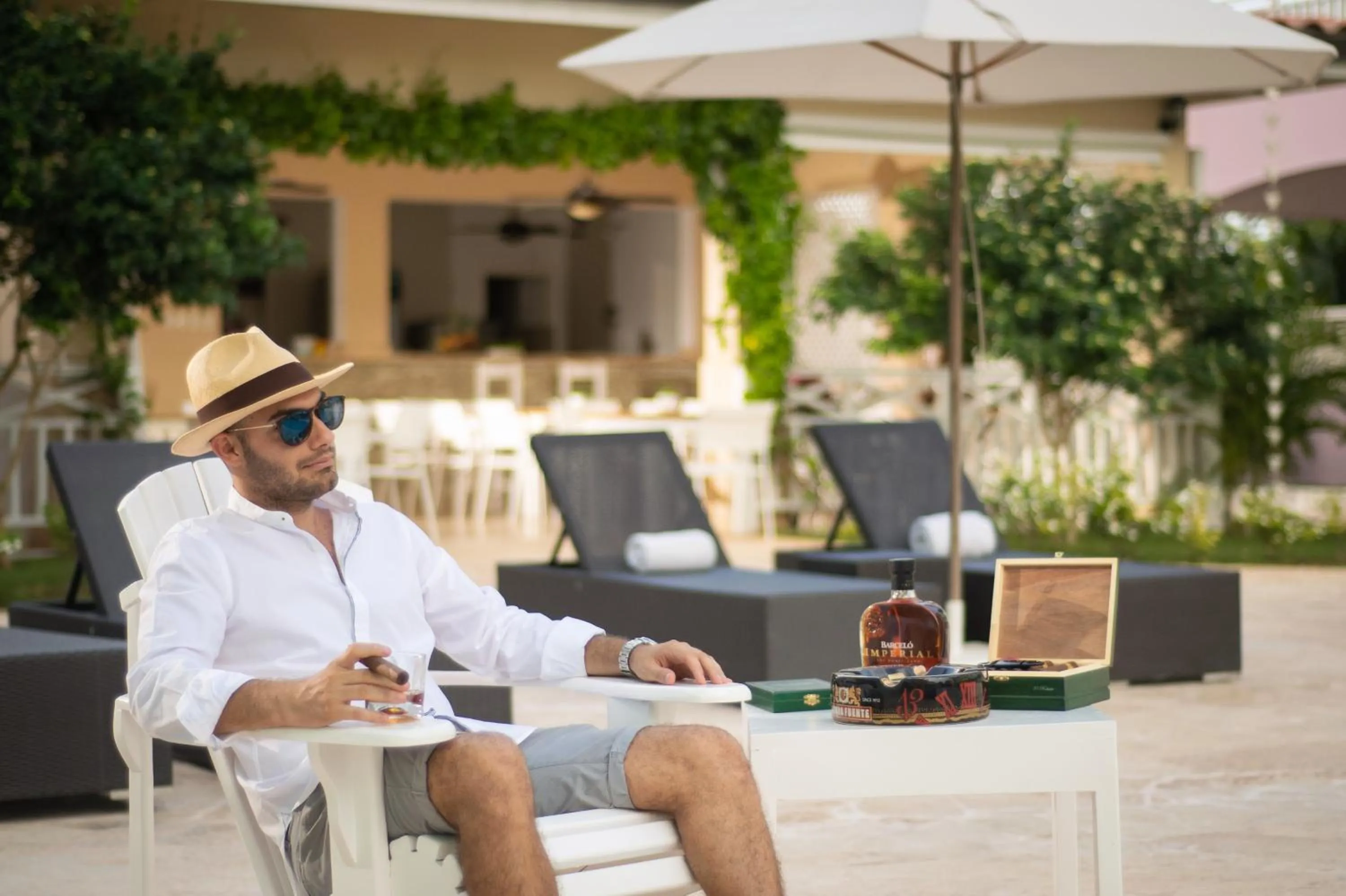 Staff in Los Flamencos Aparthotel Beach Club