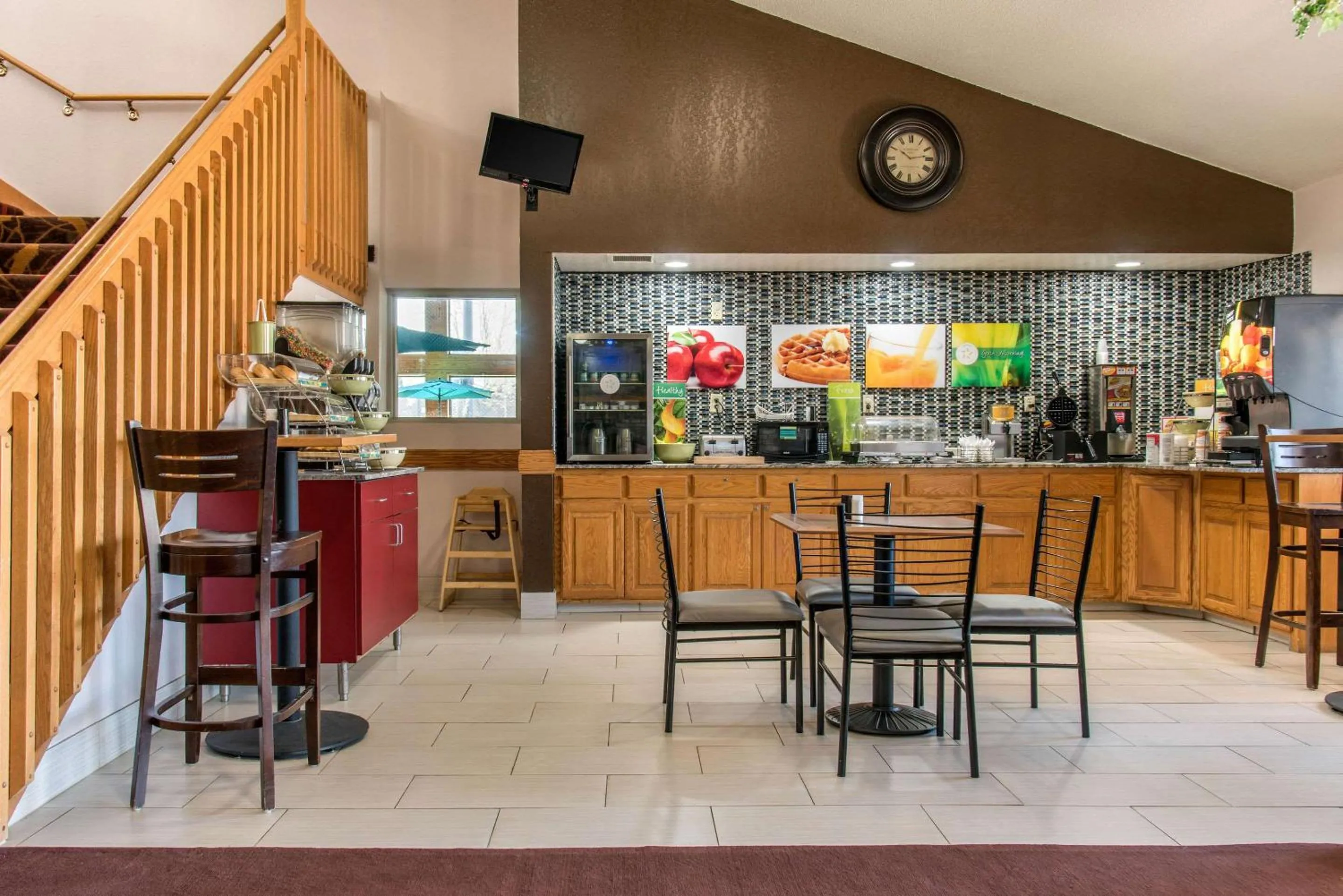 Restaurant/places to eat in New Prague Inn & Suites, New Prauge