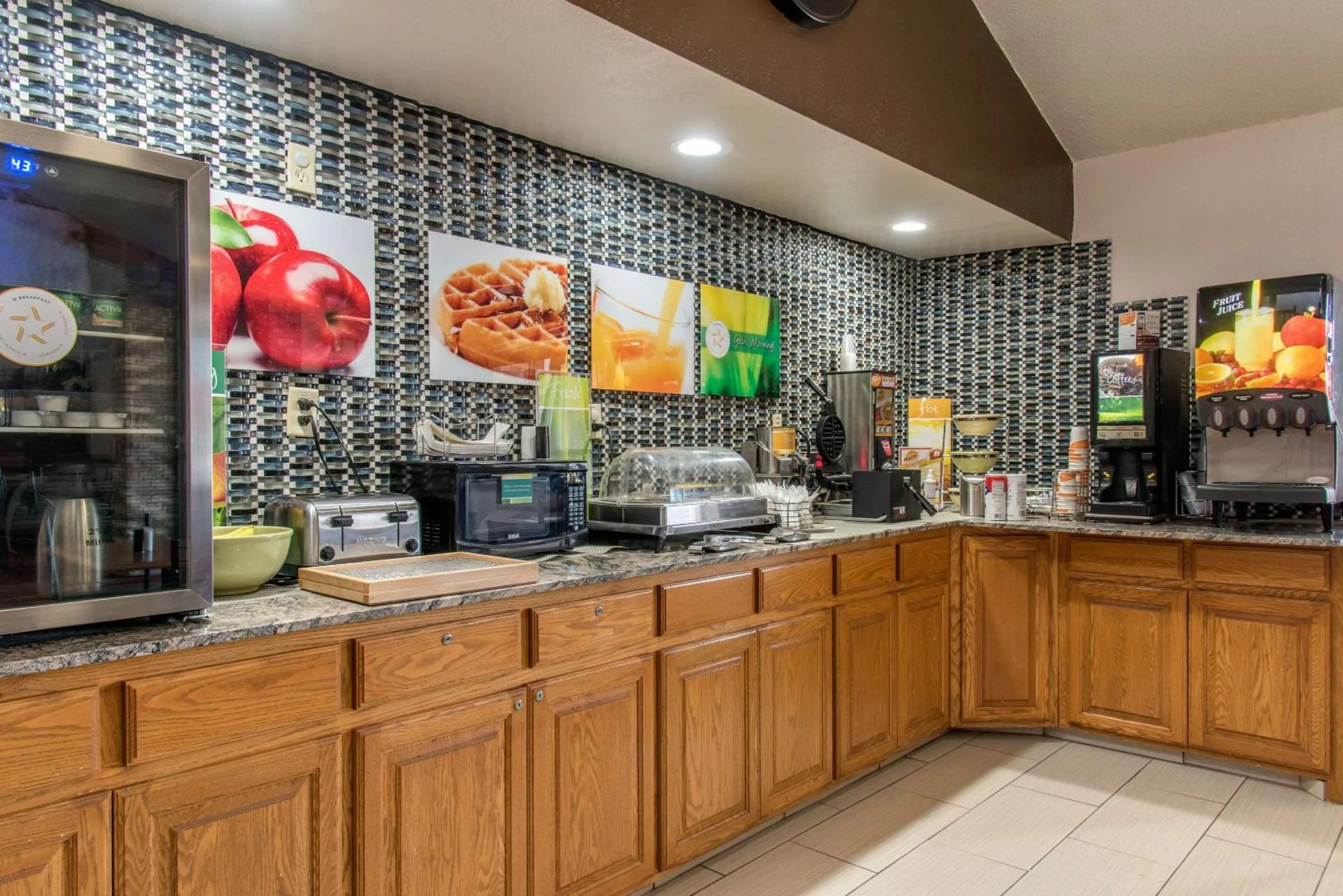 Restaurant/places to eat in New Prague Inn & Suites, New Prauge
