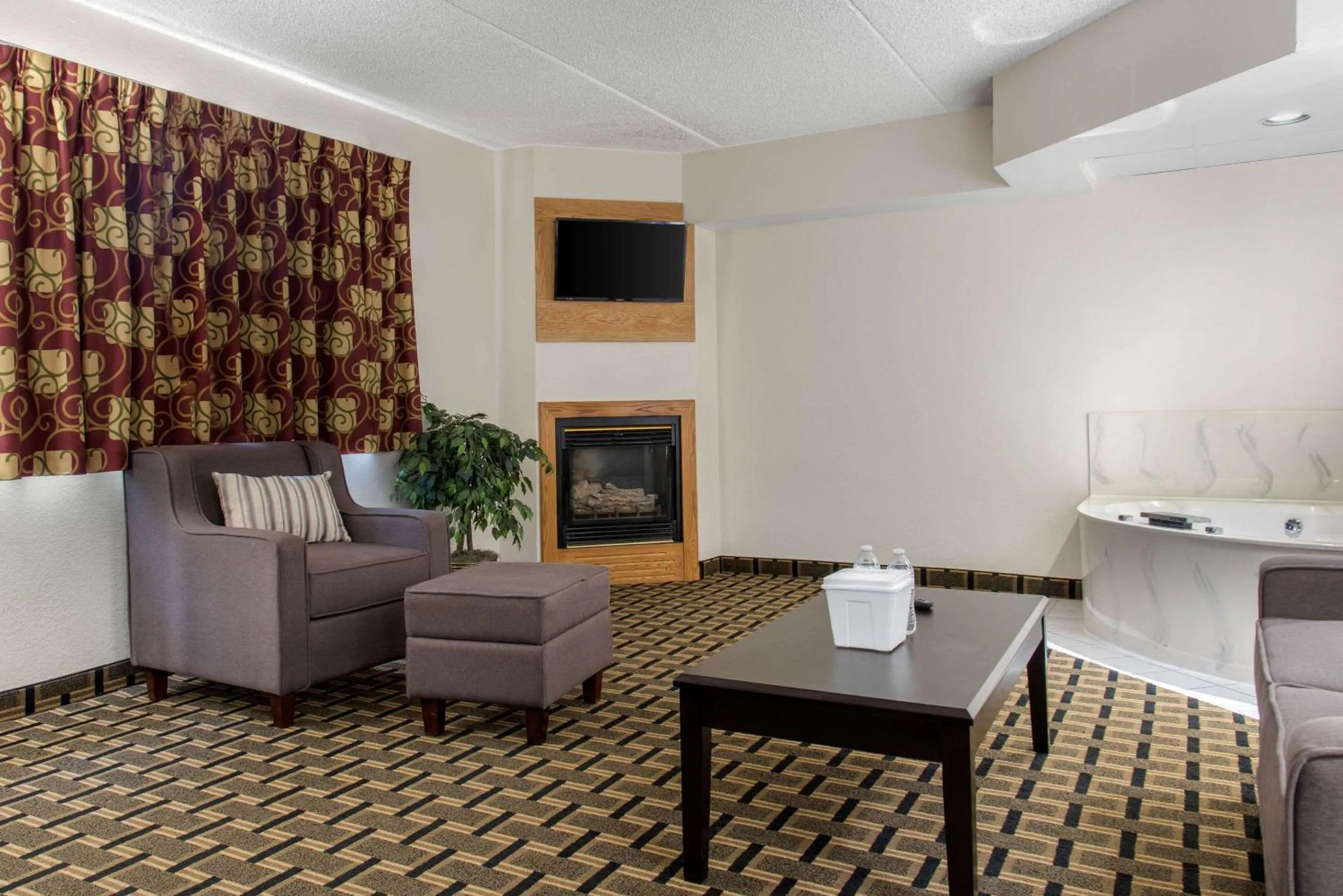 Photo of the whole room in New Prague Inn & Suites, New Prauge