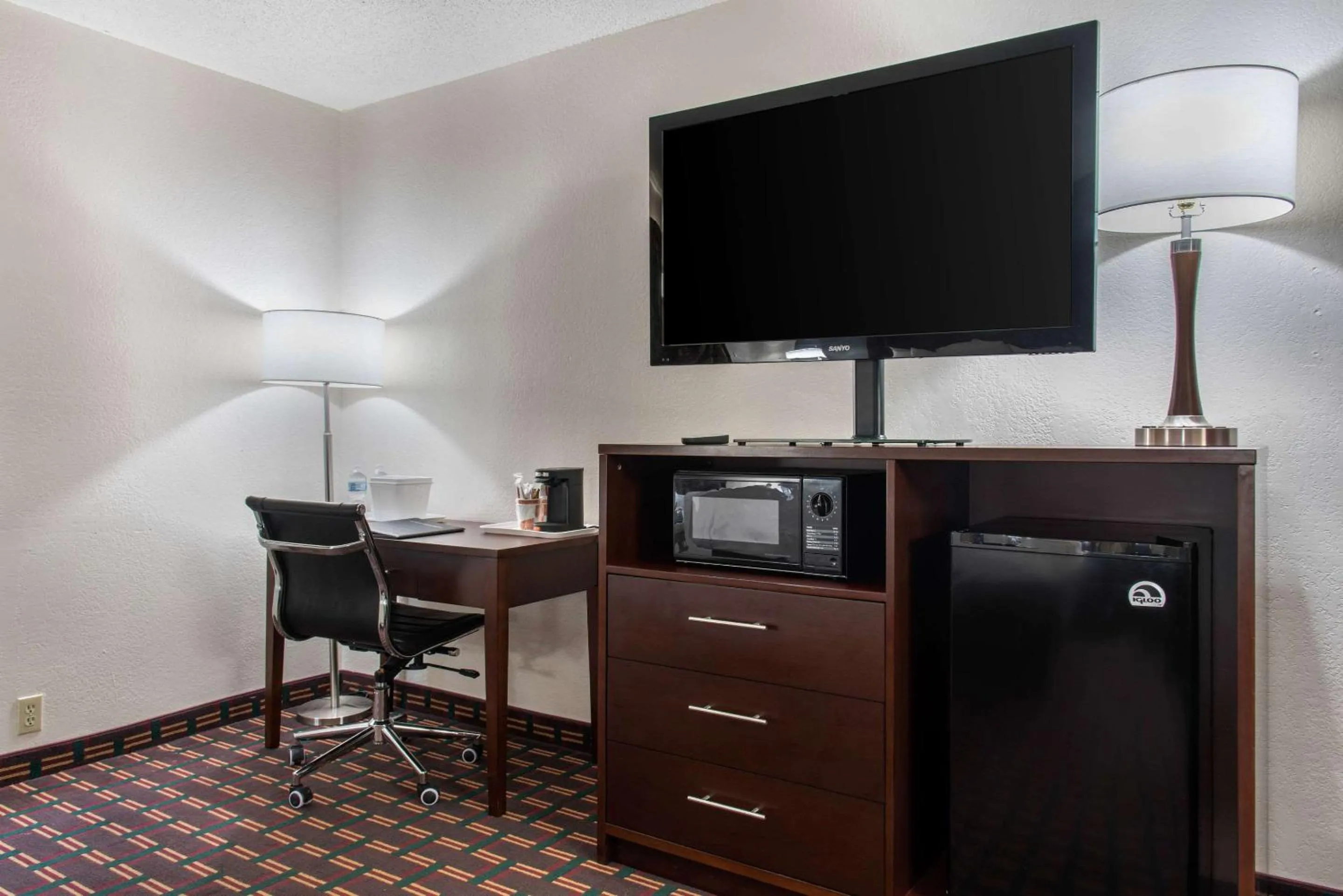 Photo of the whole room in New Prague Inn & Suites, New Prauge