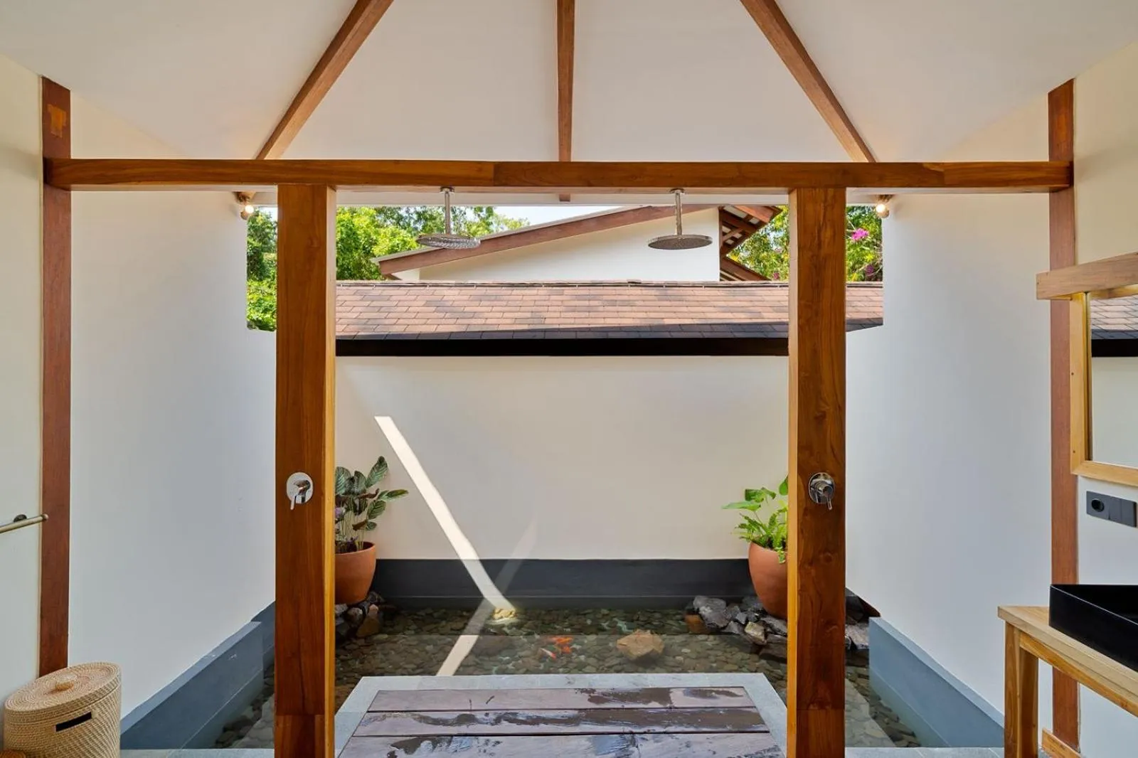 Gili Teak Beach Front Resort