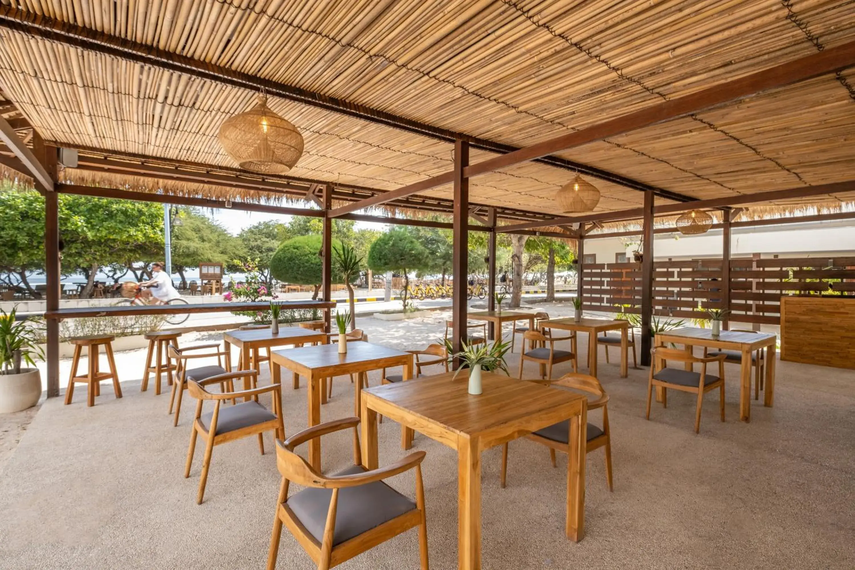 Restaurant/places to eat in Gili Teak Beach Front Resort Restaurant/places to eat in Gili Teak Beach Front Resort