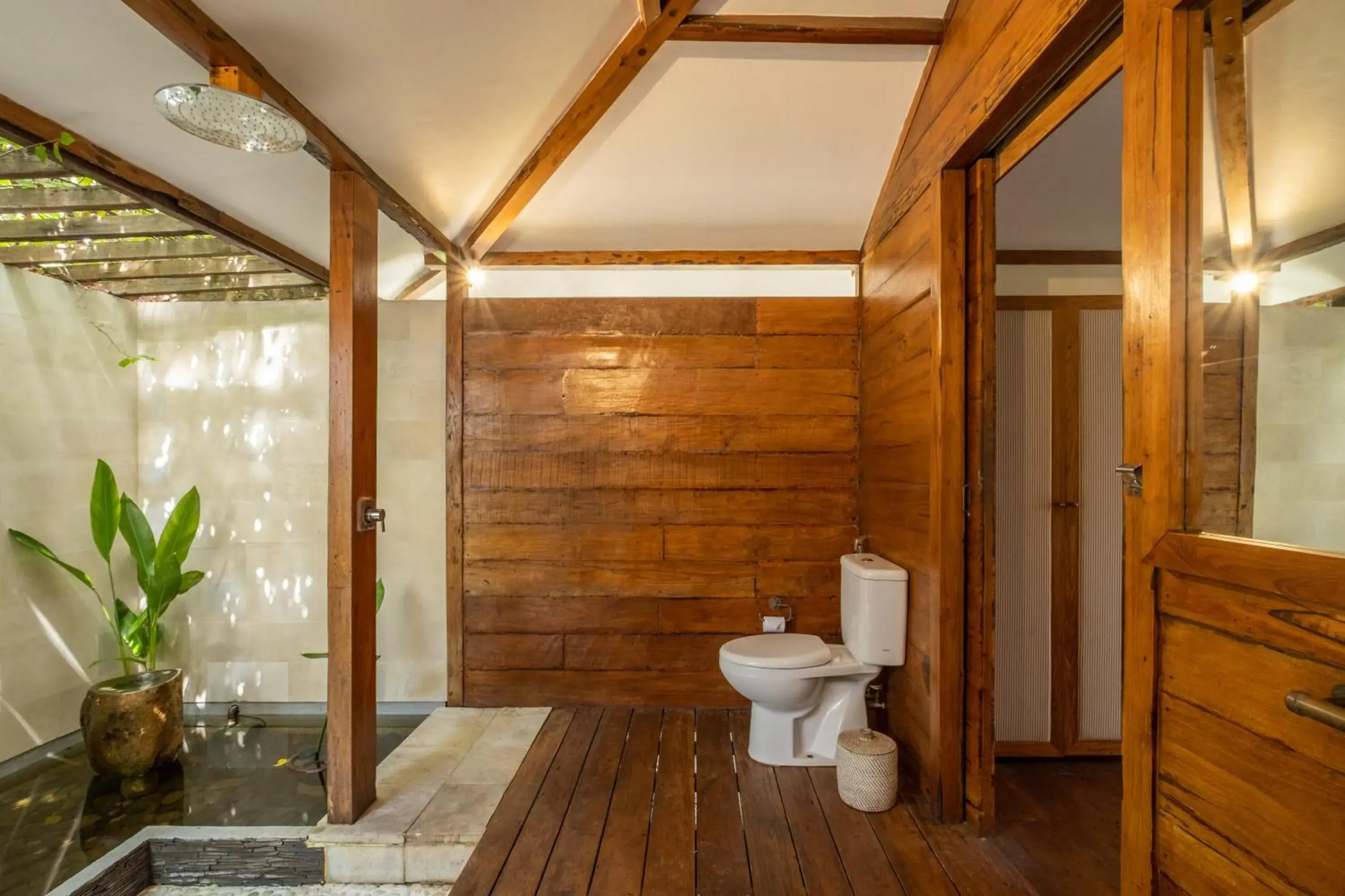 Bathroom in Gili Teak Beach Front Resort Bathroom in Gili Teak Beach Front Resort