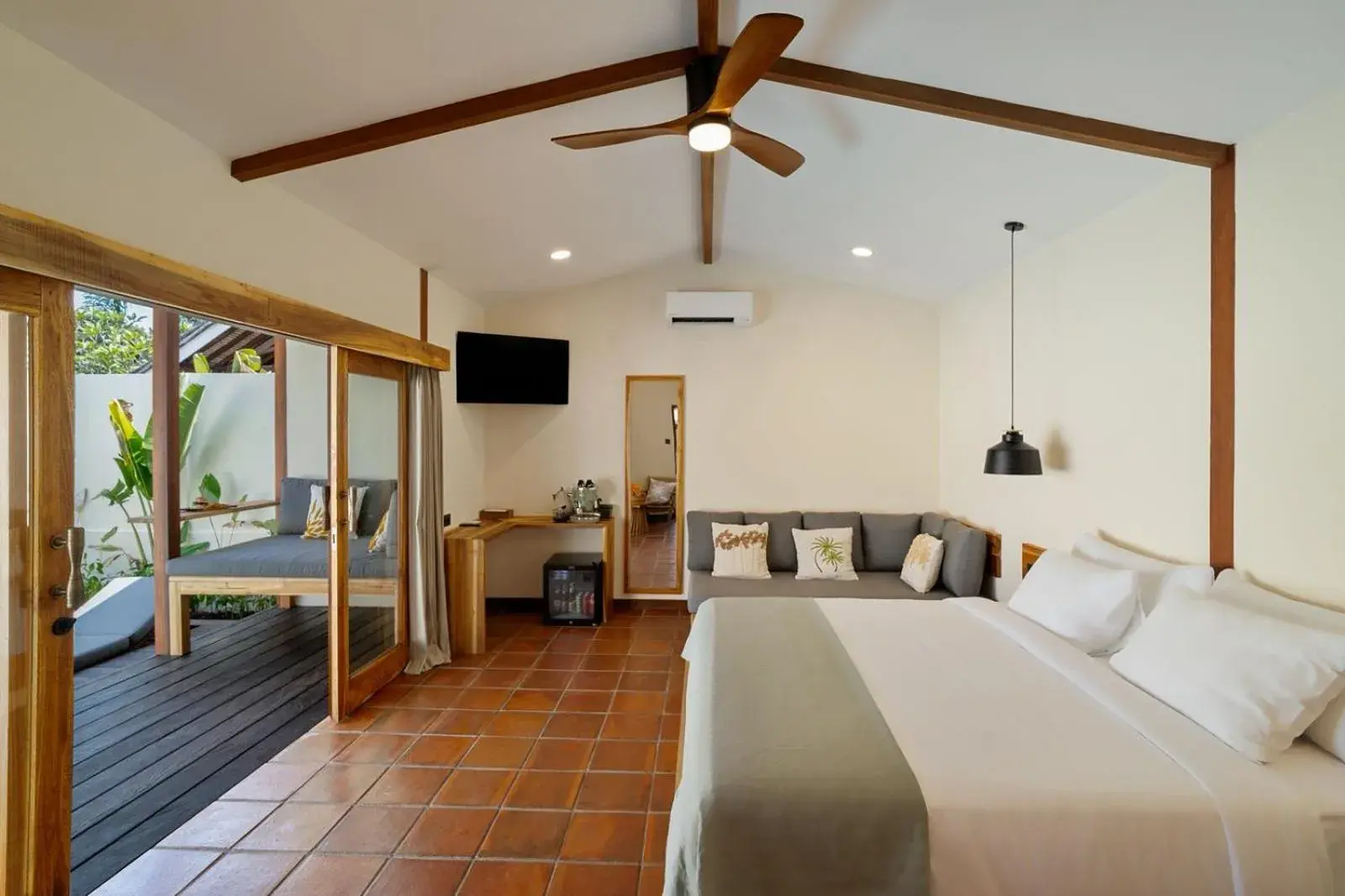 Bed in Gili Teak Beach Front Resort Bed in Gili Teak Beach Front Resort