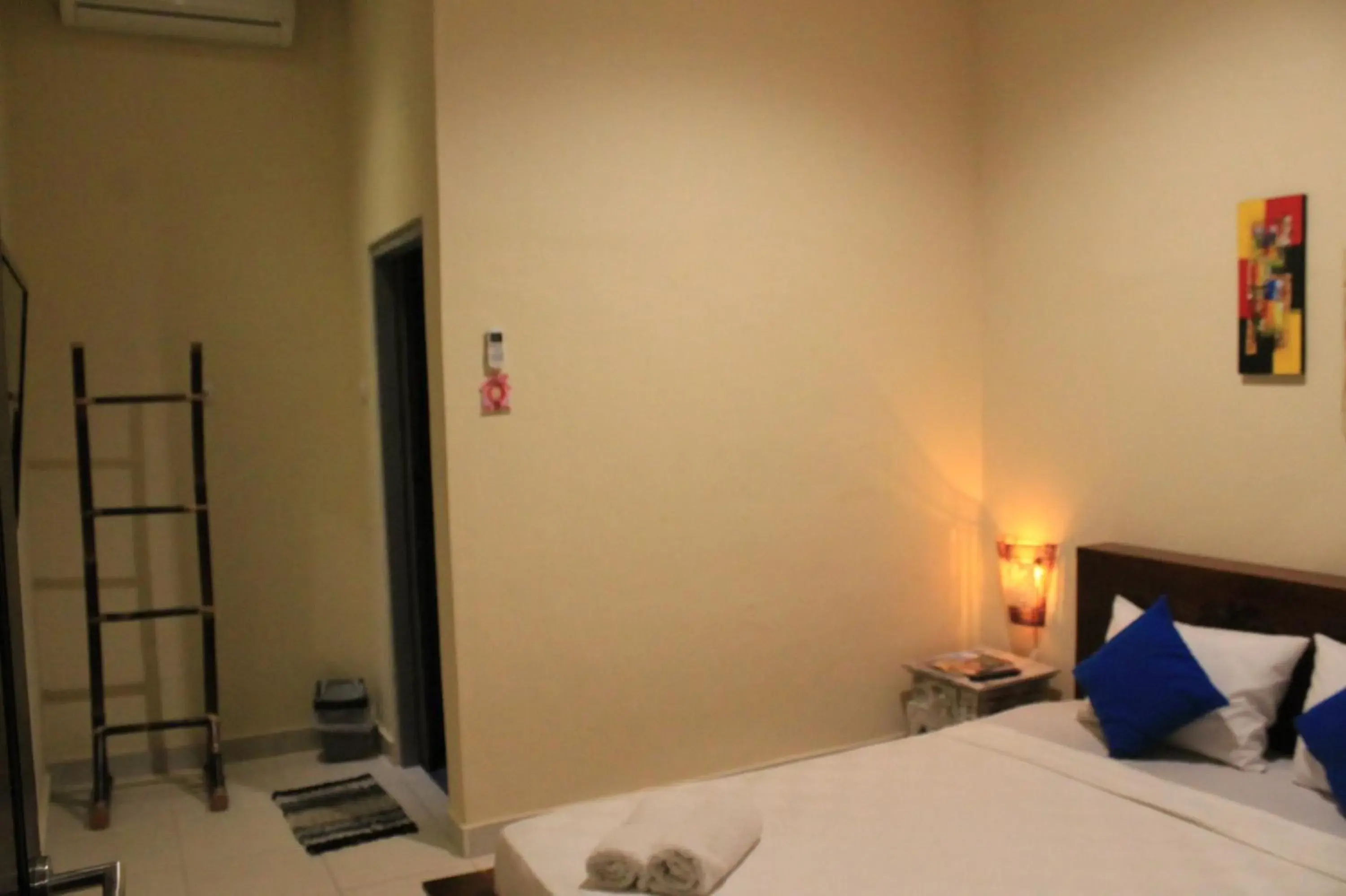 Photo of the whole room, Bed in Chillin Kuta Homestay Photo of the whole room, Bed in Chillin Kuta Homestay