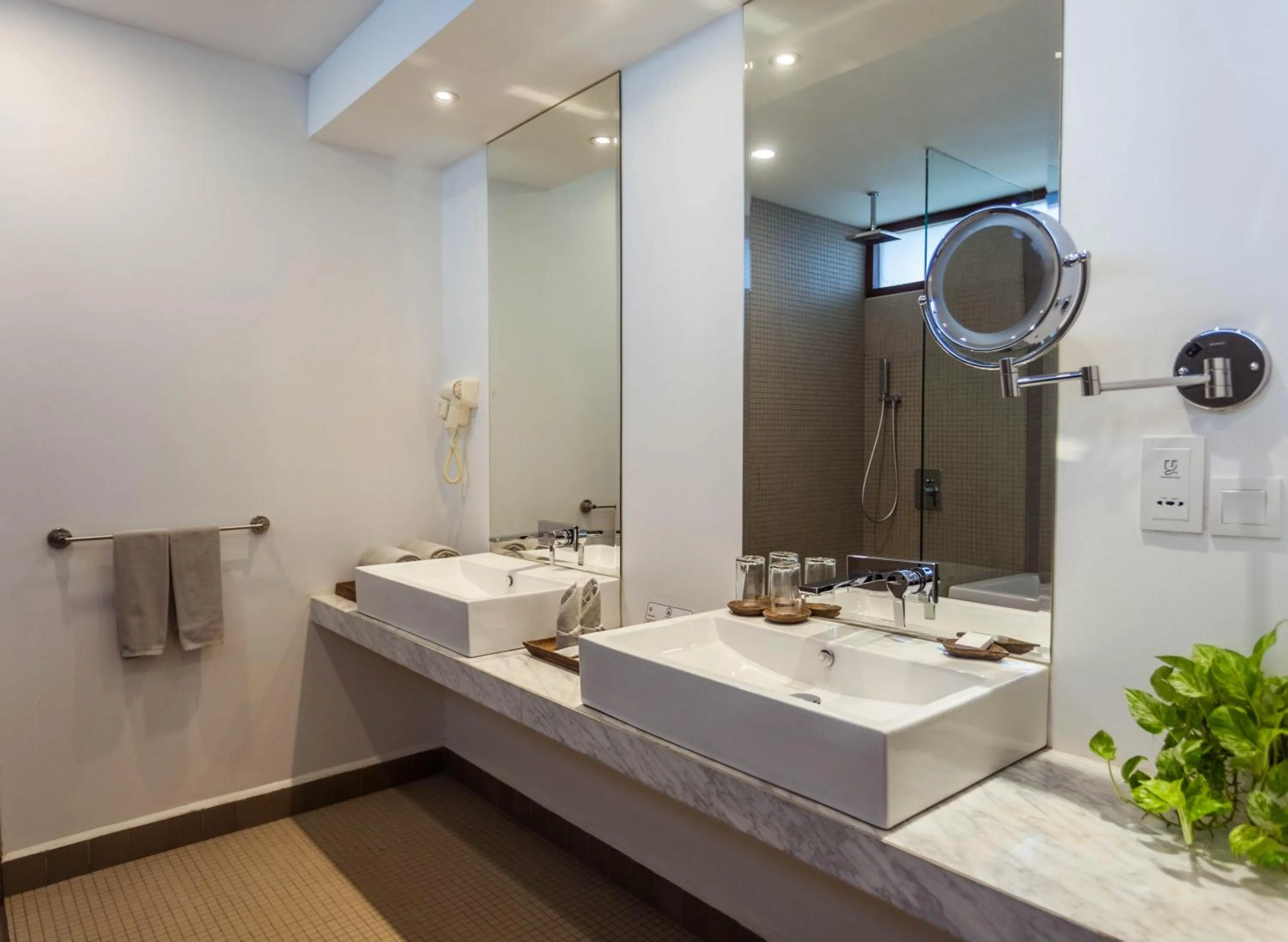Bathroom in Hotel Somadevi Angkor Boutique and Resort