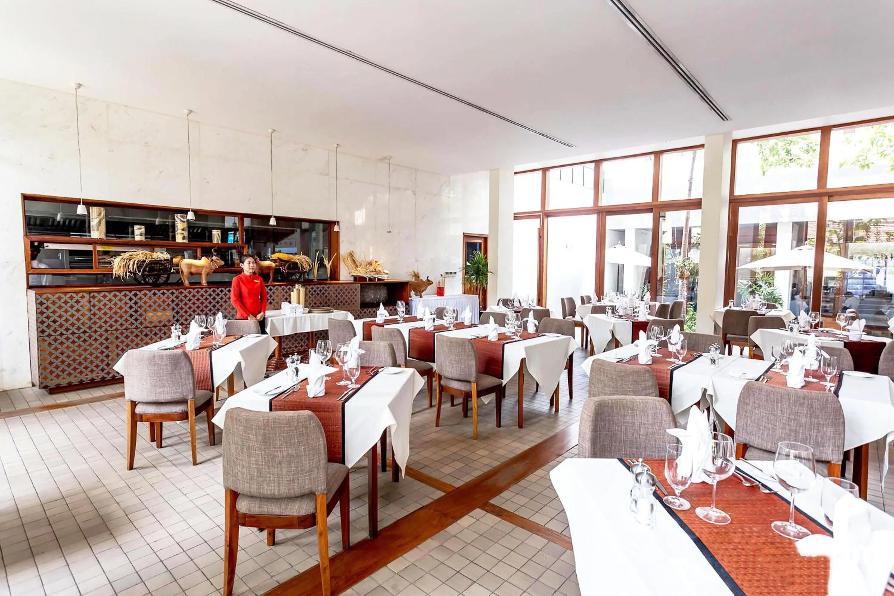 Restaurant/places to eat in Hotel Somadevi Angkor Boutique and Resort