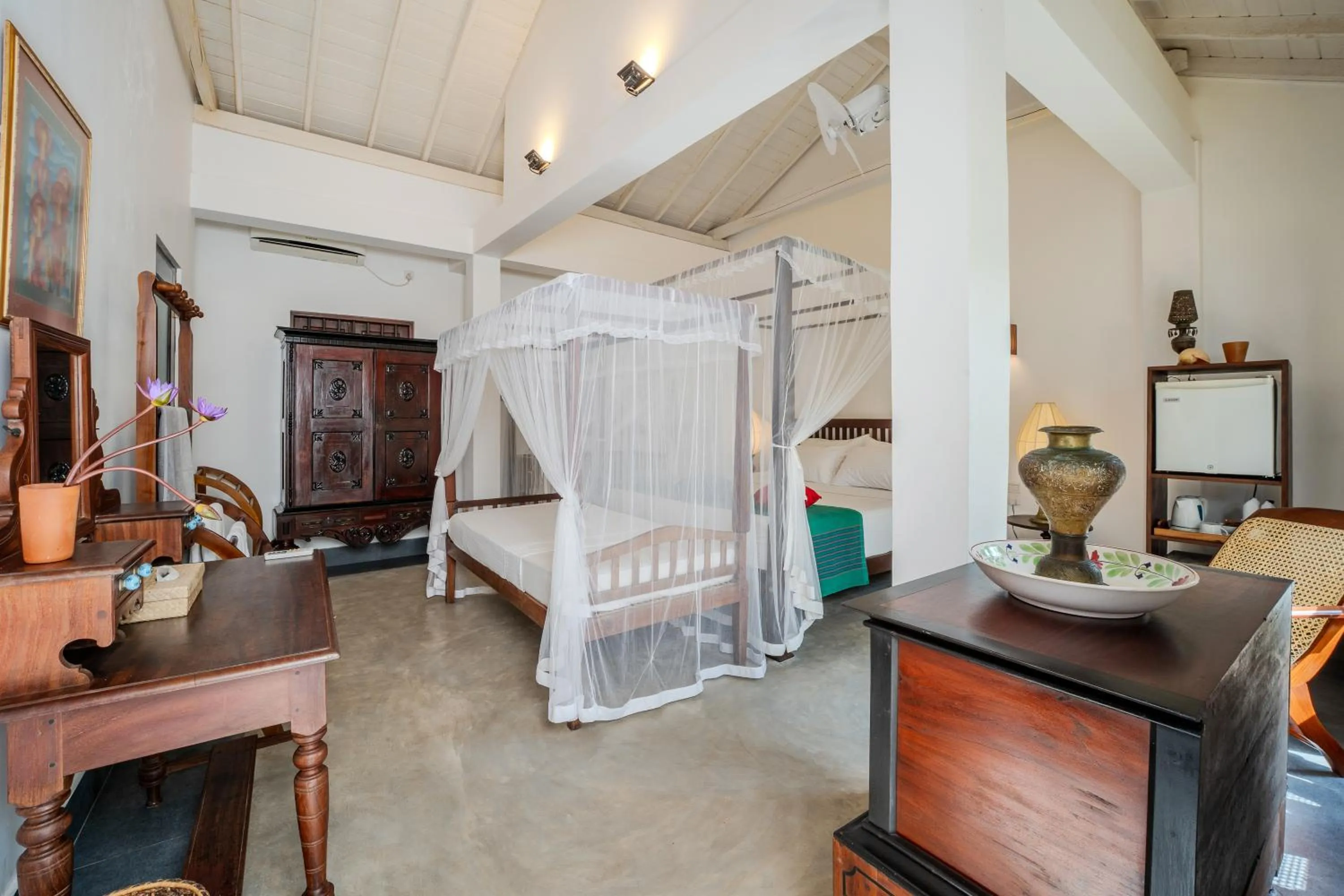 Bed in Wasantha Garden Hotel Restaurant & Ayurvedic Treatment