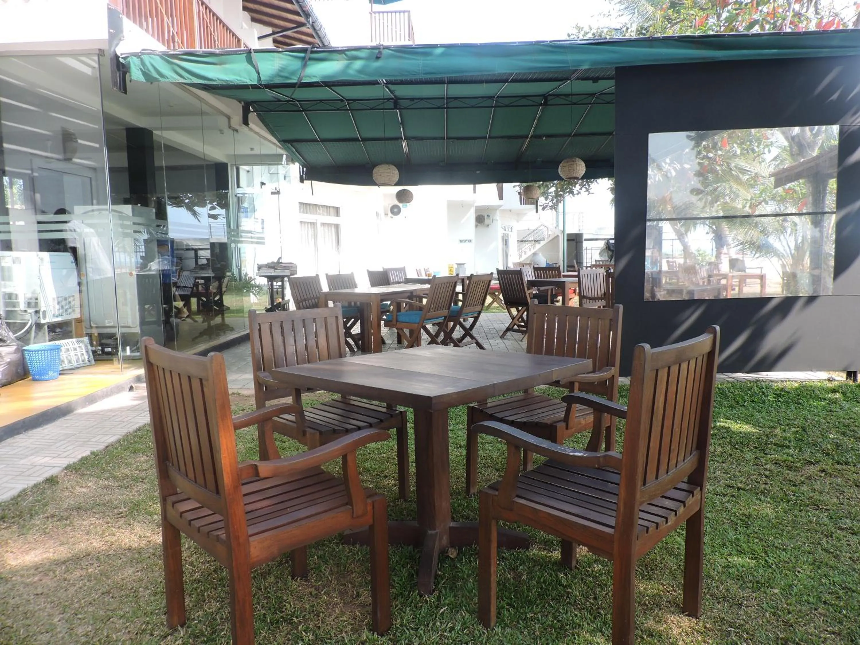 Restaurant/places to eat in Joe's Resort Unawatuna