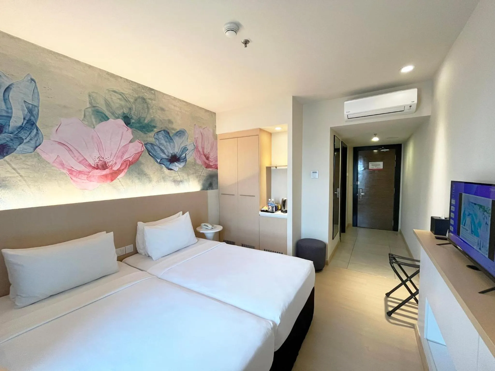 Bed in Wyndham Garden i-City Shah Alam
