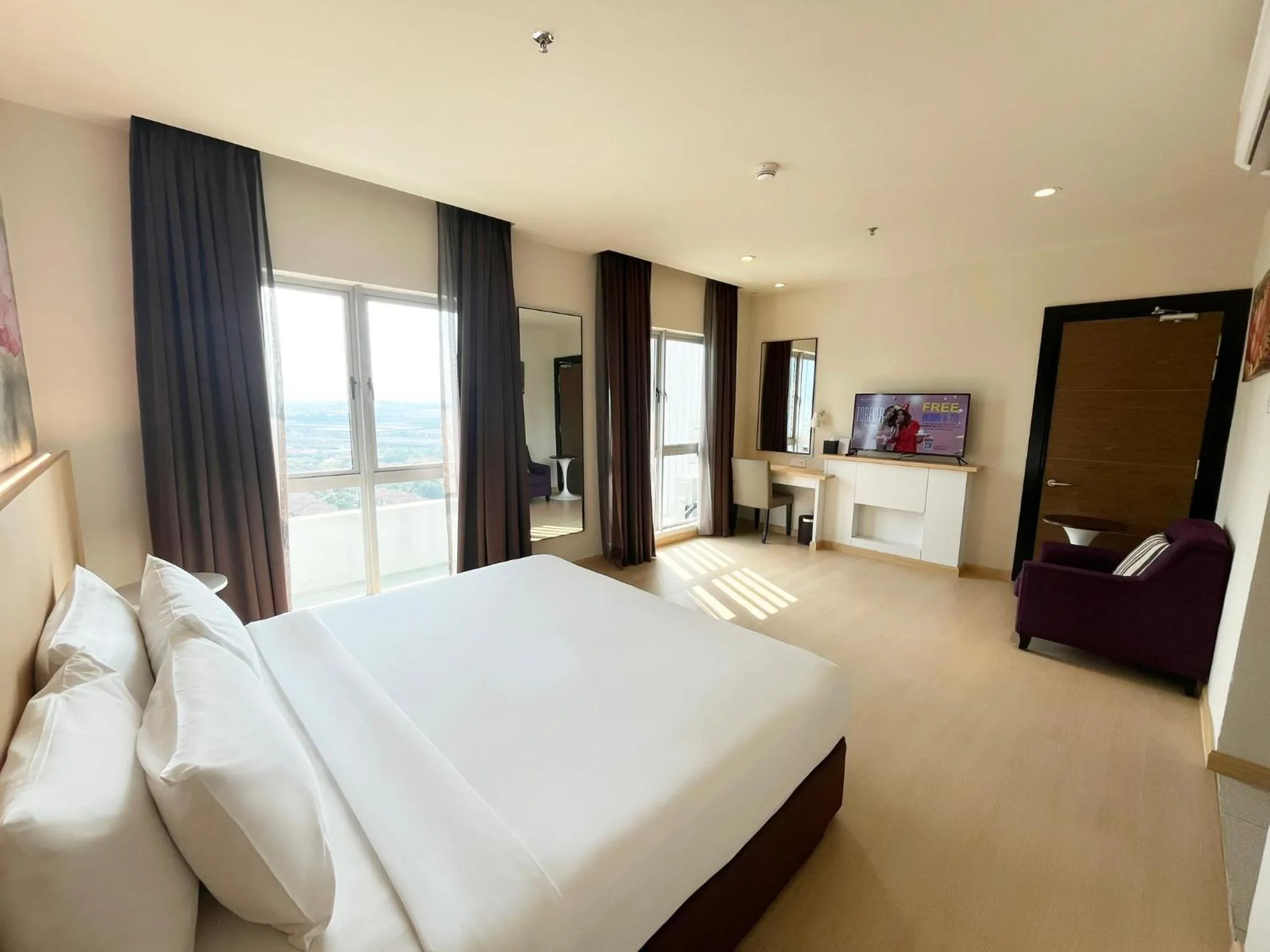 Bed in Wyndham Garden i-City Shah Alam